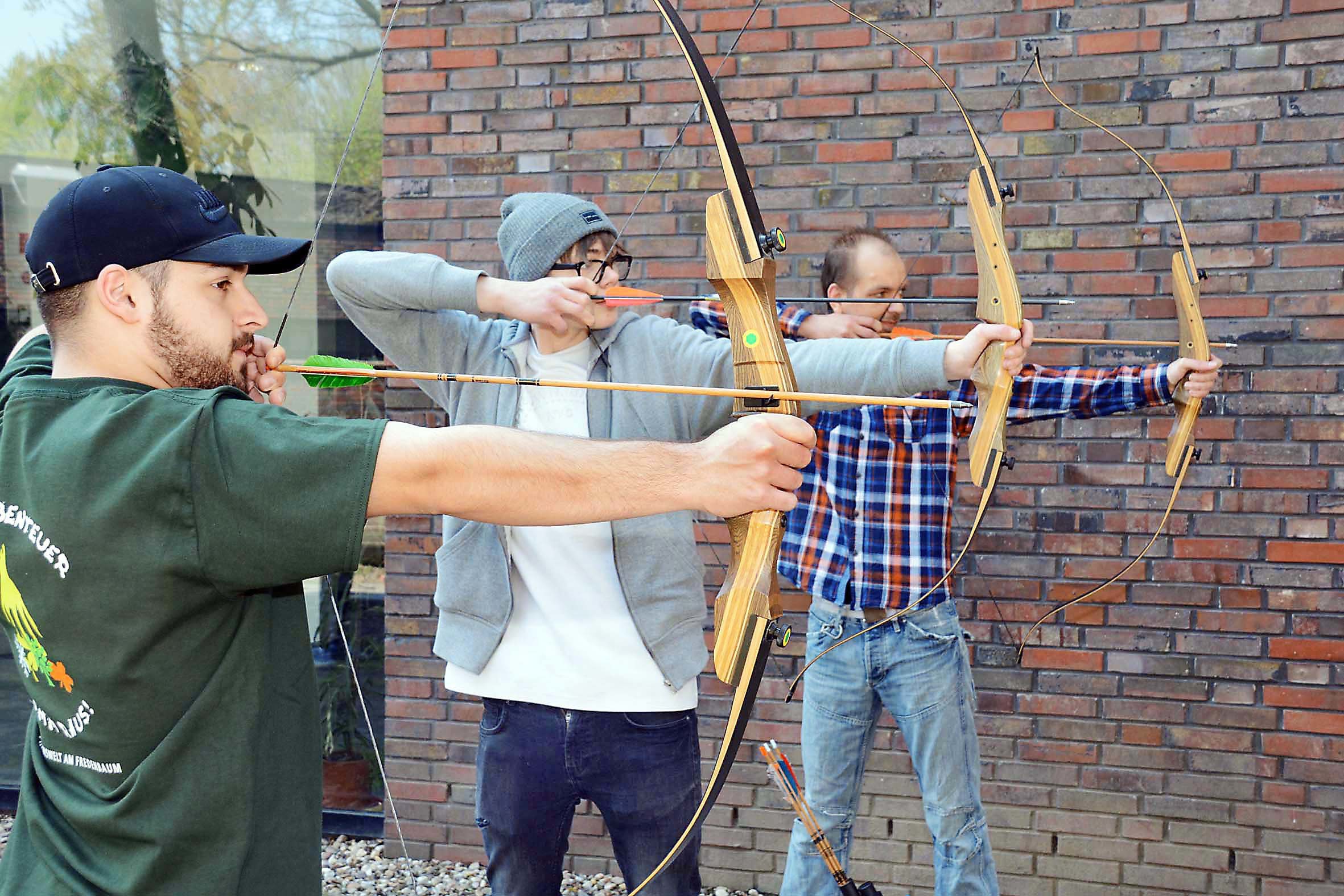 Wie hier beim Saisonstart können alle (ab 9) sonntags von 13 bis 18 Uhr den Bogenschießstand nutzen.