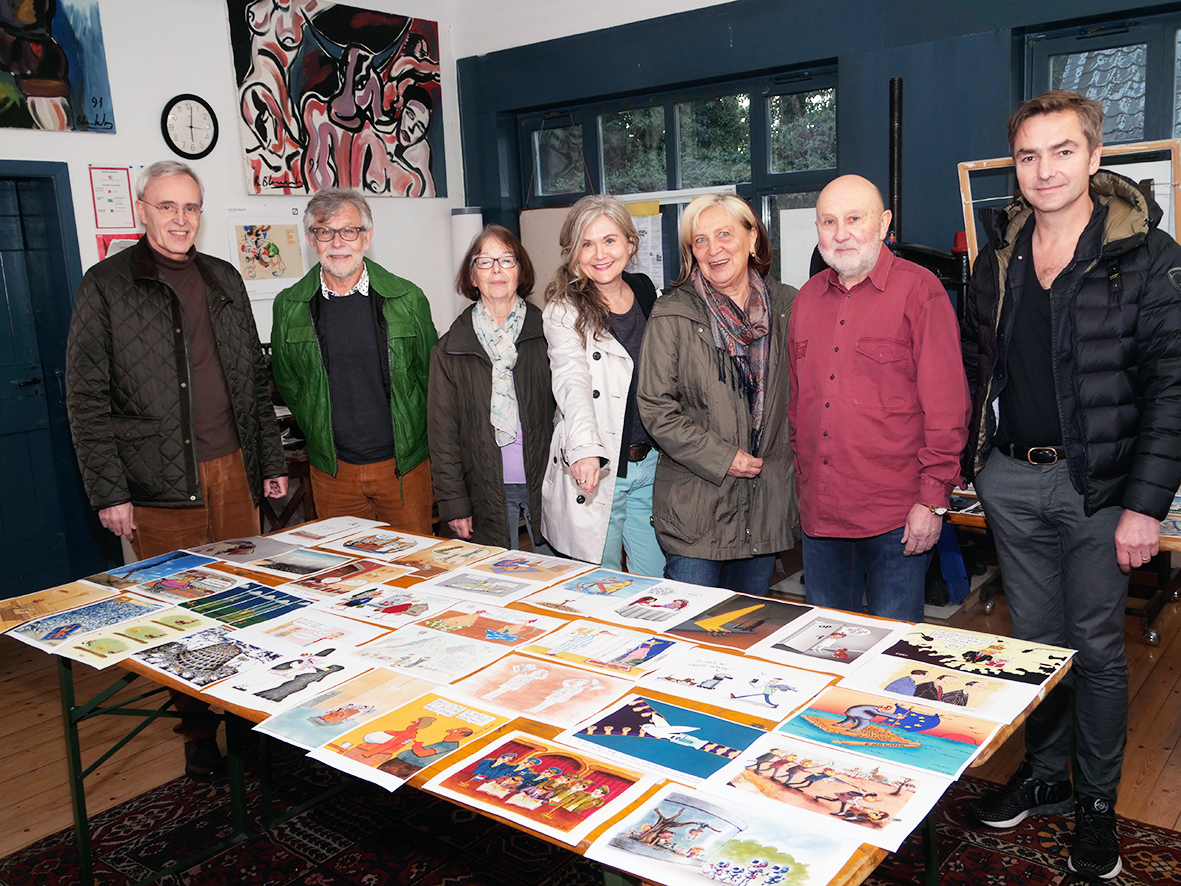 Der Vorstand des Künstlervereins fungierte als Jury (v.l.): Walter Janeck, Andreas Hauswirth, Karin Machan, Monika Medam, Hildegard Skirde, Friedel W. Warhus and Christof Gemeiner.
