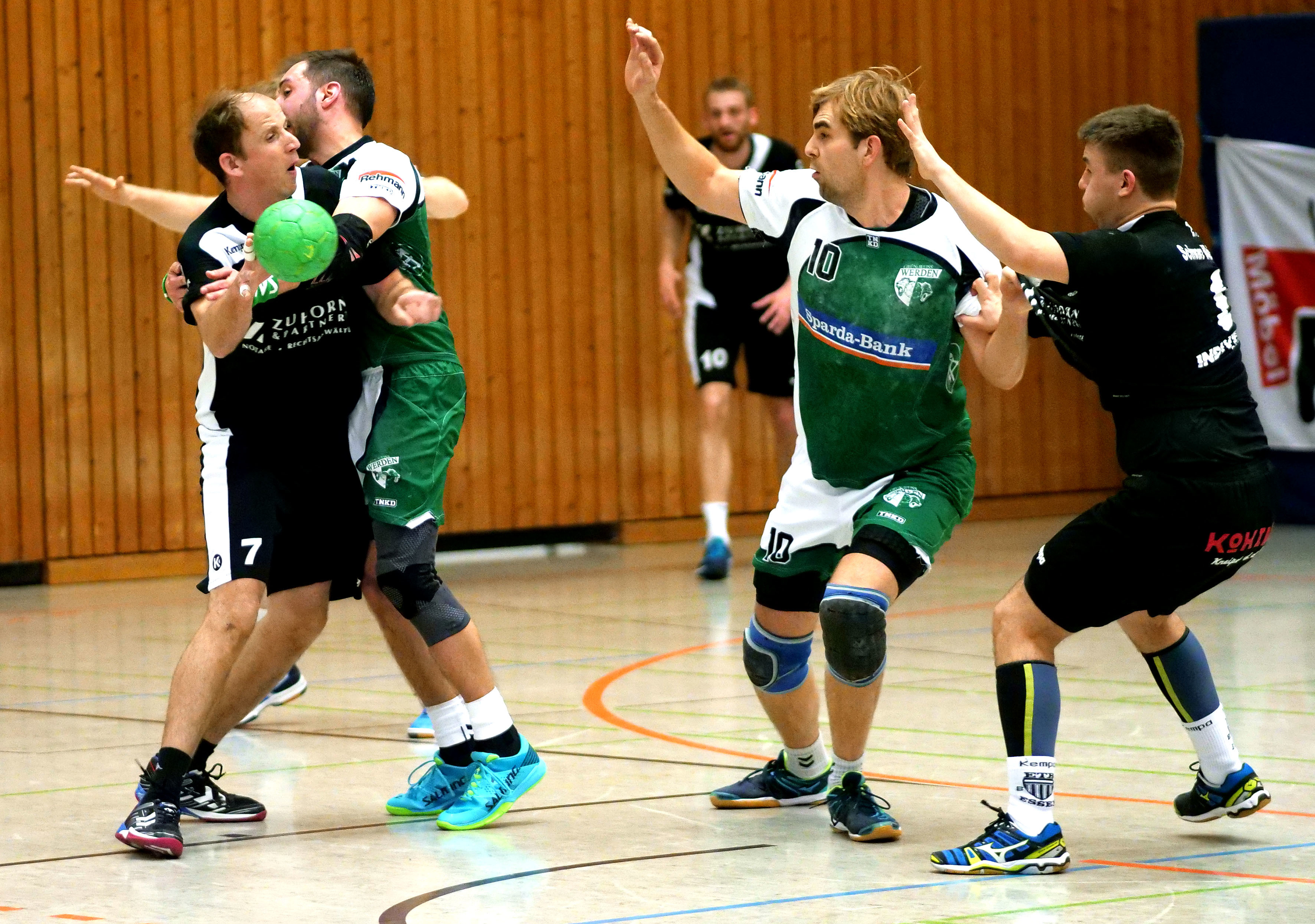 In einem hektischen Spiel gab es ein gerechtes Remis.
Foto: Gohl