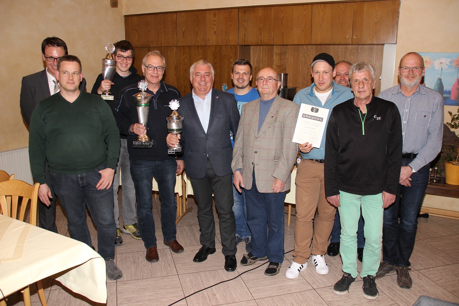 Der Vorstand des LSC mit den ausgezeichneten und geehrten Mitgliedern Jens Siebels, Kurt-Jürgen Bock, Andre Brüggemann, Karl Radermacher, Daniel Büenfeld, Michael Scheunert und Bernd Hoffmann (v. l.).