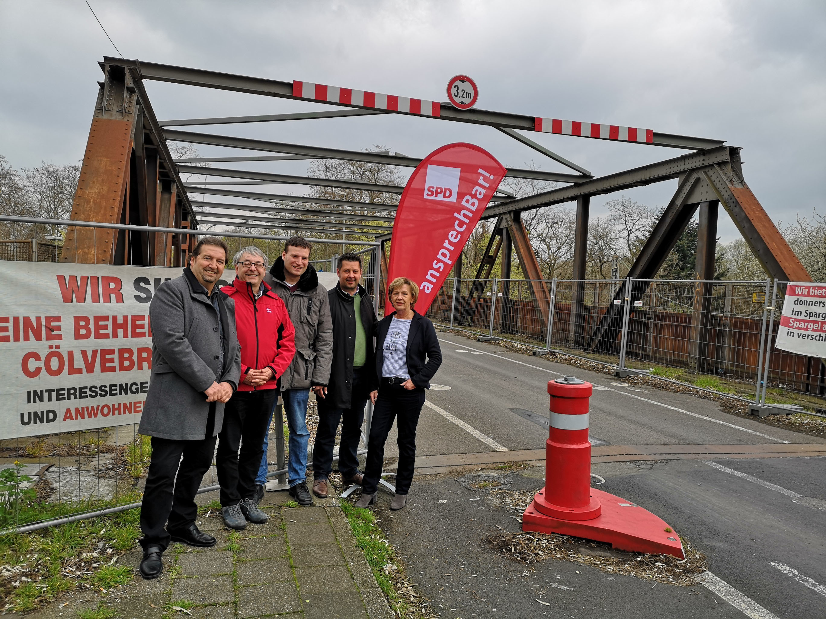Von links: Jörg Schormann (Bezirksvertreter in der BV Rheinhausen, Vorsitzender des SPD-Ortsvereins Bergheim), Harald Hüskes (stellvertretender Vorsitzender der SPD Fraktion im Rat der Stadt Moers, Vorsitzender SPD-Stadtverband Moers), Marcus Mellenthin (Vorsitzender der SPD-Fraktion in der Bezirksvertretung Rheinhausen), Atilla Cikoglu (Vorsitzender der SPD-Fraktion im Rat der Stadt Moers) und Elke Patz (SPD-Mitglied im Rat der Stadt Duisburg). Foto: SPD