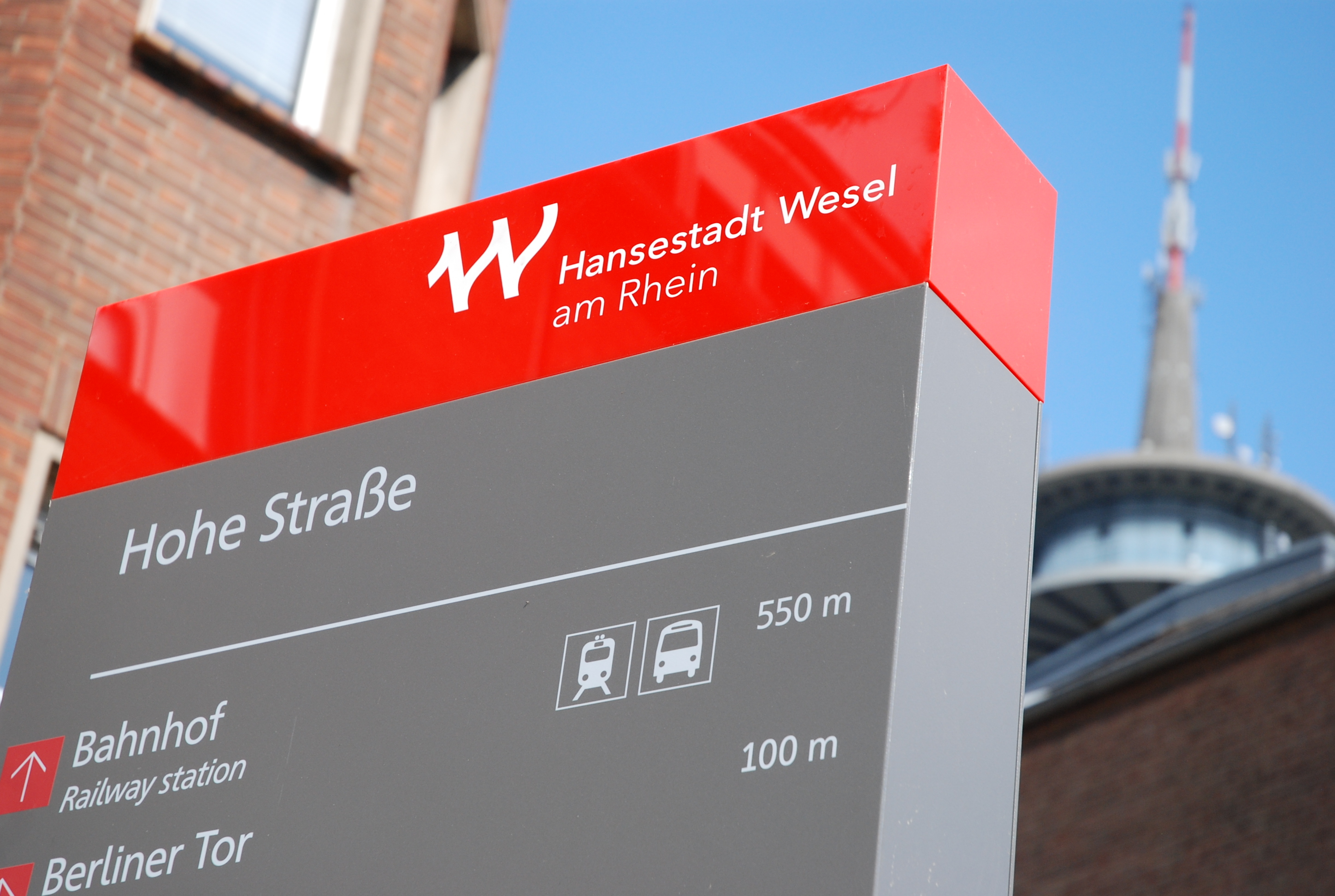 Das obere Viertel der schicken Stelen, die zweieinhalb Meter hoch sind.