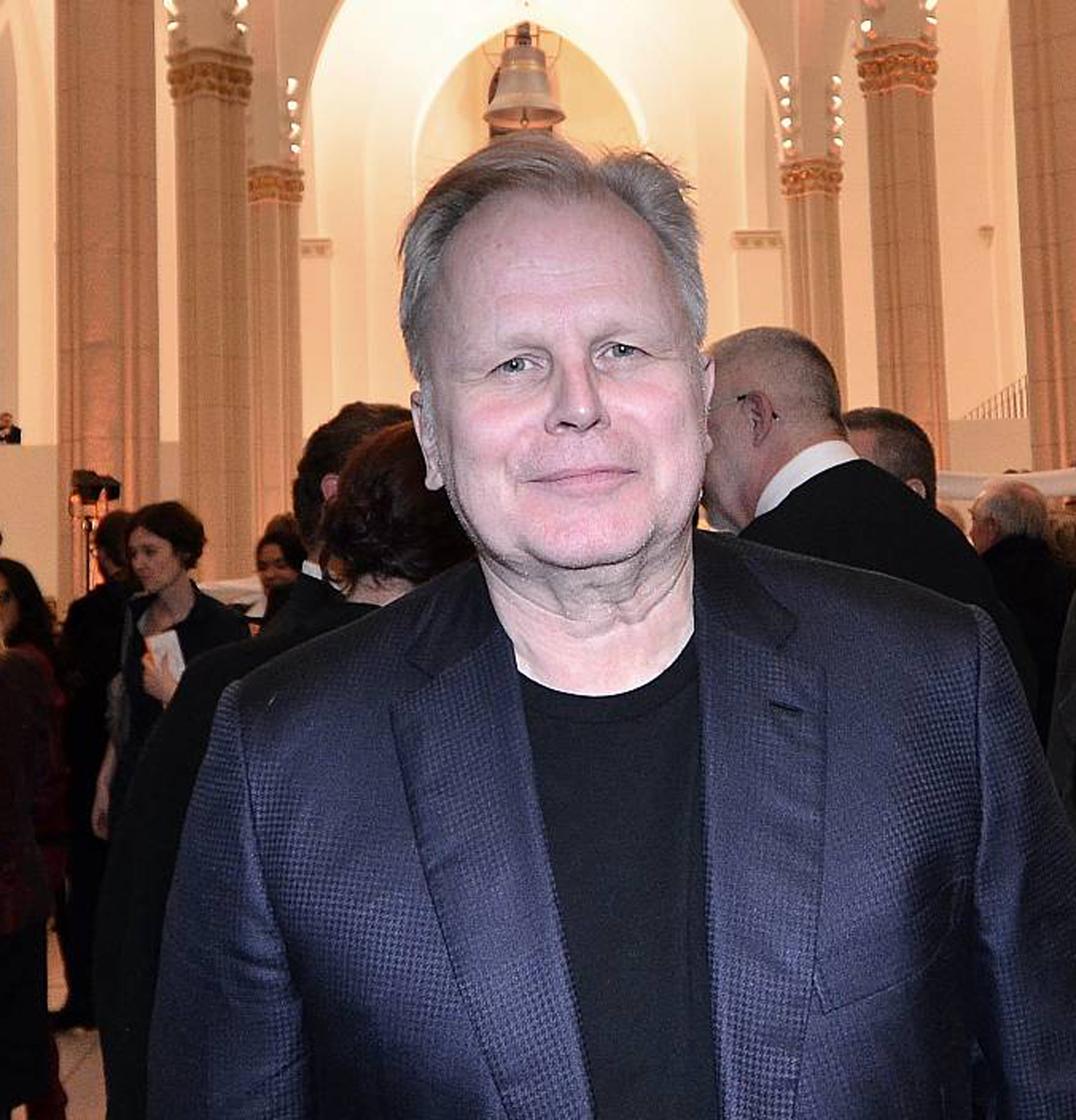 Zur Eröffnung des Musikforums war Herbert Grönemeyer ebenfalls in Bochum zu Gast. Zuletzt sang er seine Hymne "Bochum" dort begleitet von den Bochumer Symphonikern. Morgen erwartet ihn im Stadion ein viellstimmiger Chor.
