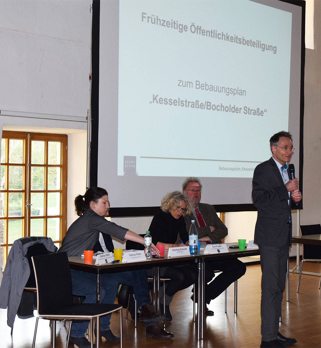 Sabrina Thiele, Henning Schmidt, Eva Fendel, Kai Humberg und Andreas Müller antworteten auf die Fragen der Bürger.