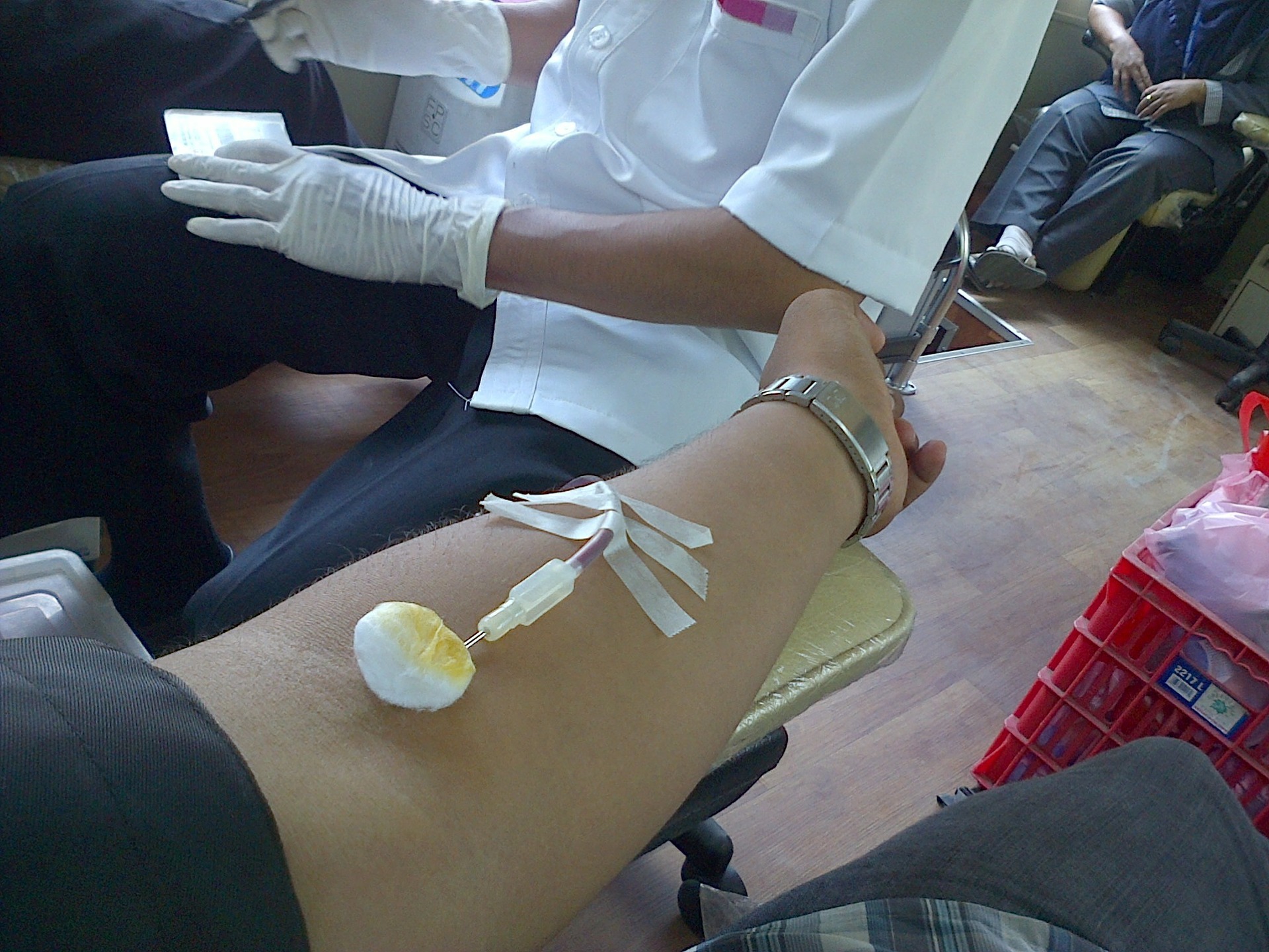 Blut spenden, Leben retten! Das Rote Kreuz ruft zur Blutspende auf.