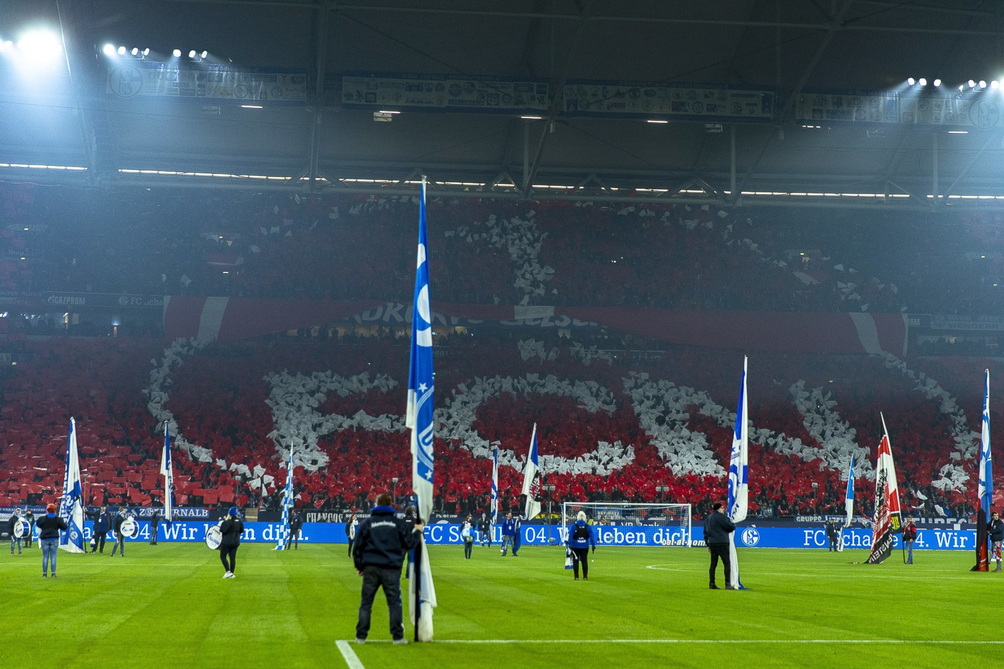 In der Hinrunde gab es in der Schalke-Arena gegen den 1. FC Nürnberg eine gigantische Choreografie über das gesamte Stadion in Anlehnung an die Fan-Freundschaft mit dem dem "Club".