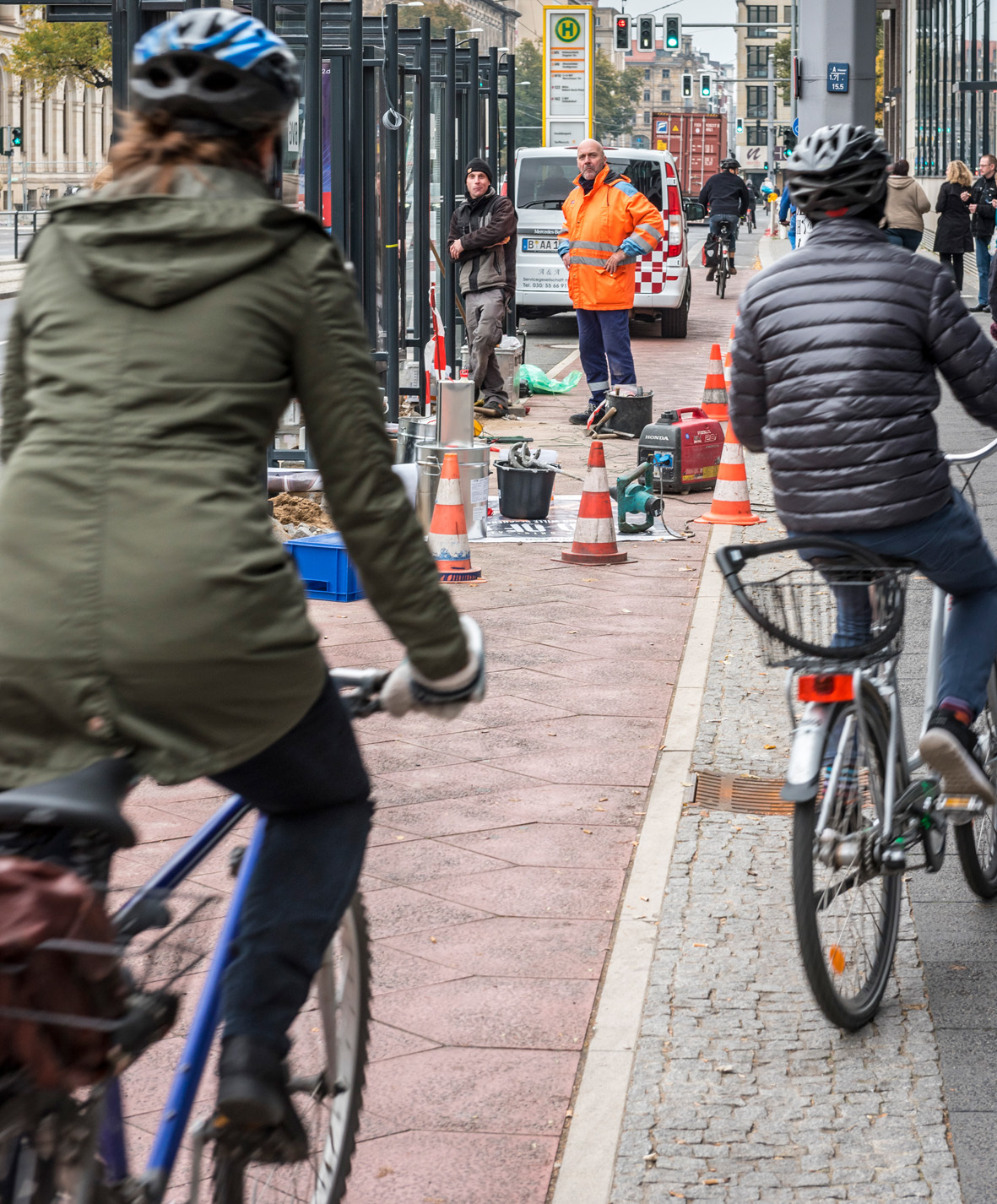 Radfahren in Großstädten führt an Baustellen oft zu einem waghalsigen Slalom.