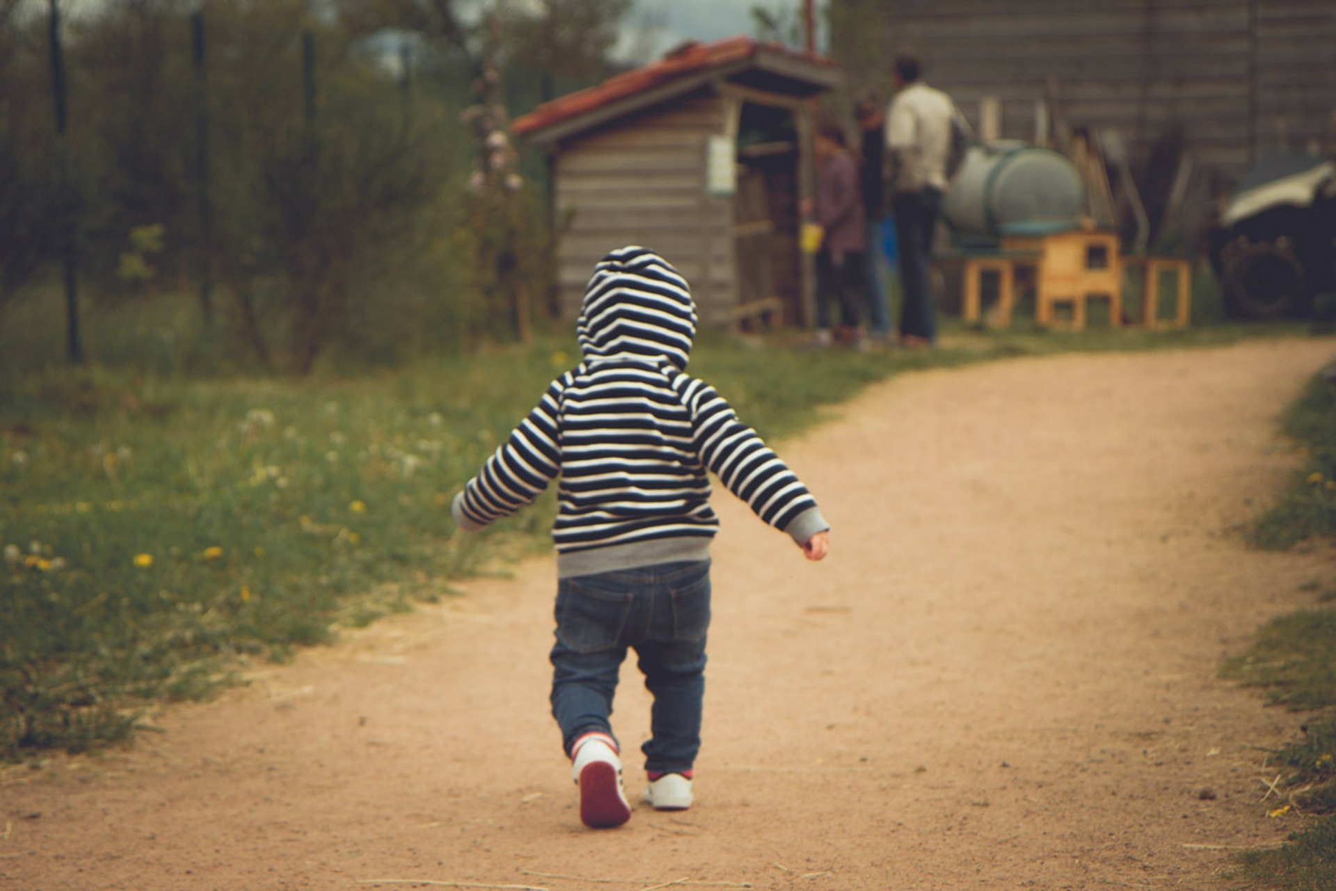 „Es gibt kein Alter, in dem alles so irrsinnig intensiv erlebt wird, wie in der Kindheit." (Astrid Lindgren).
Dieses Zitat wurde Kursleiter Manuel Reetz zum Leitgedanken.
