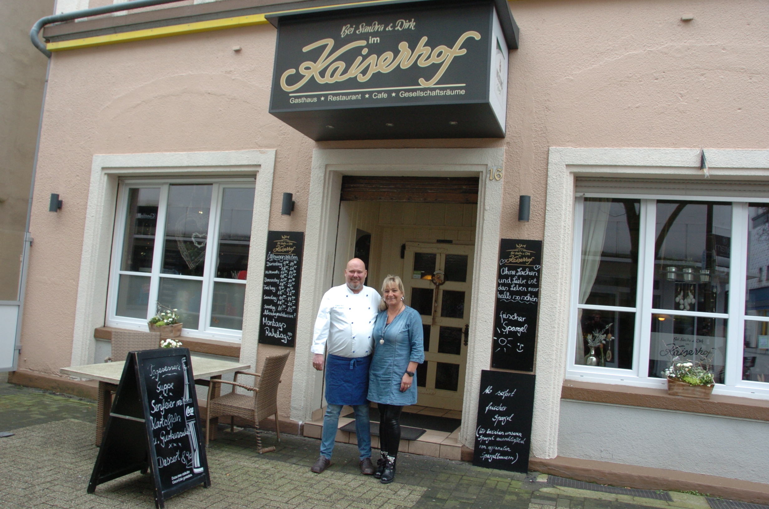 Das Ehepaar Dirk und Sandra Lasarz hat dem traditionsreichen Kaiserhof an der Antoniusstraße 16 in der Hertener Innenstadt eine Vitalkur verpasst