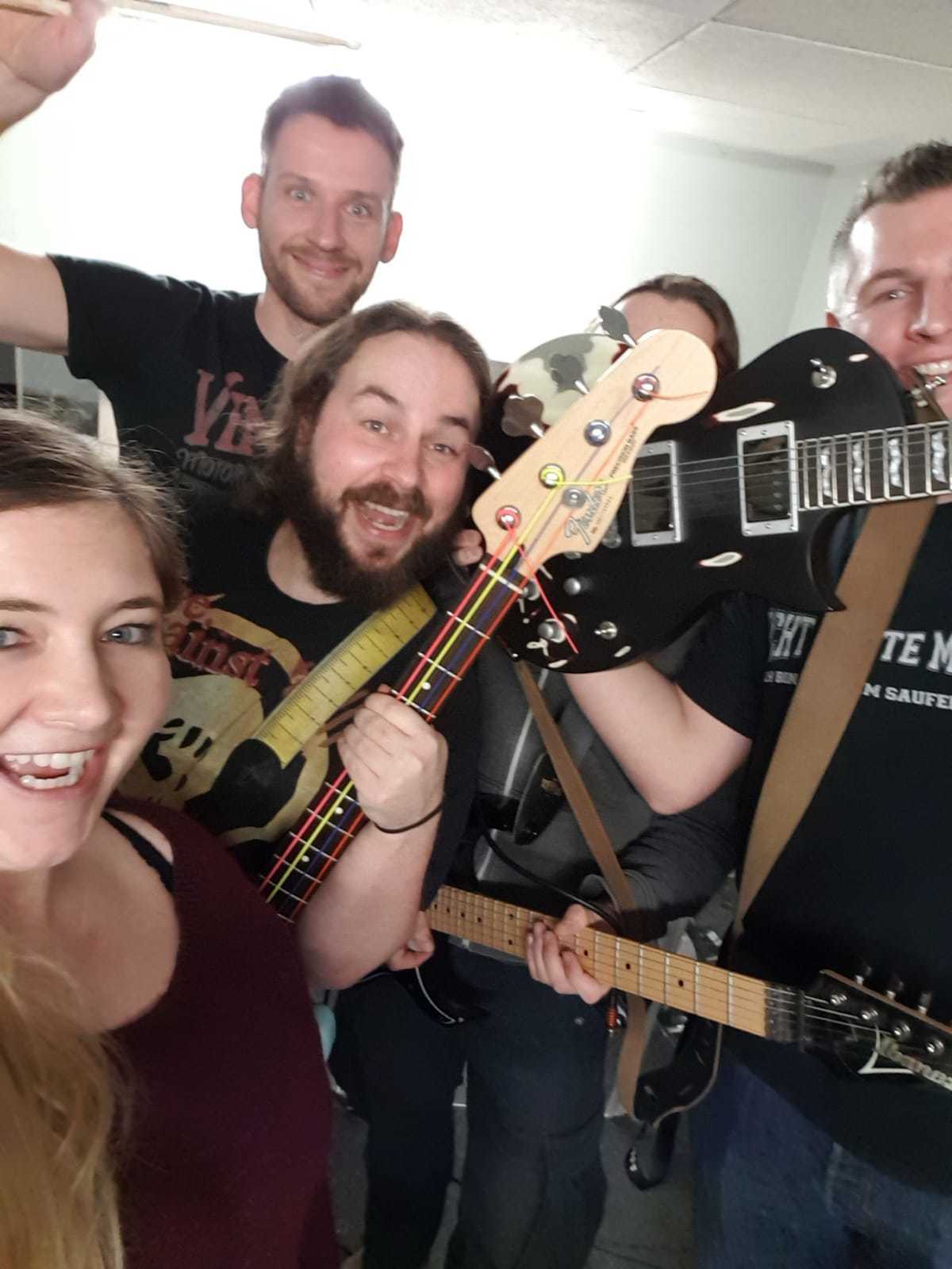 Spielen am heutigen Samstag im Kellercafé: Arschrock.