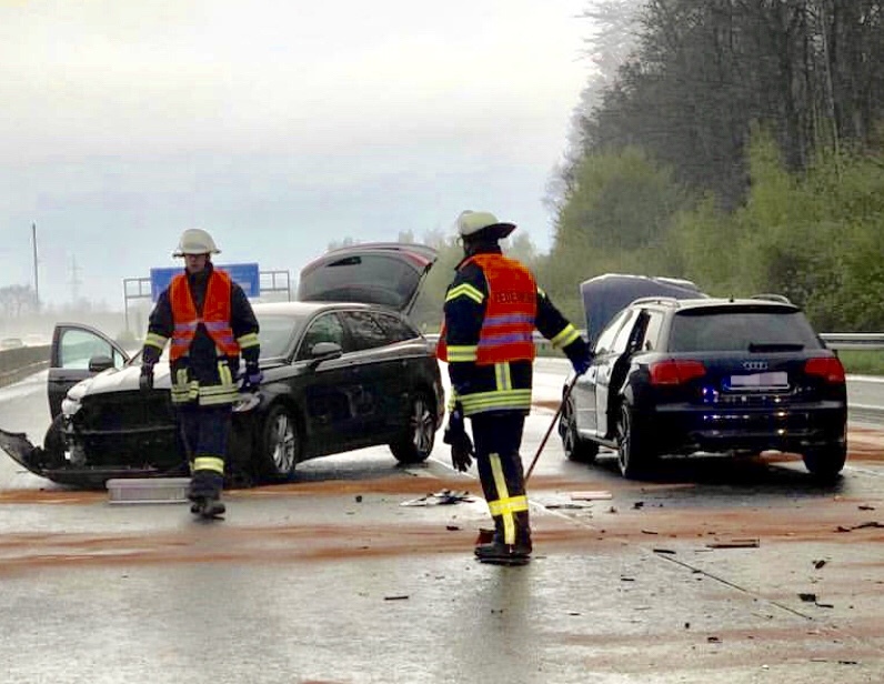 Die Feuerwehr wurde gestern Abend, kurz nach 19 Uhr, zu einem Unfall auf die A2 gerufen. Foto: Feuerwehr Bönen