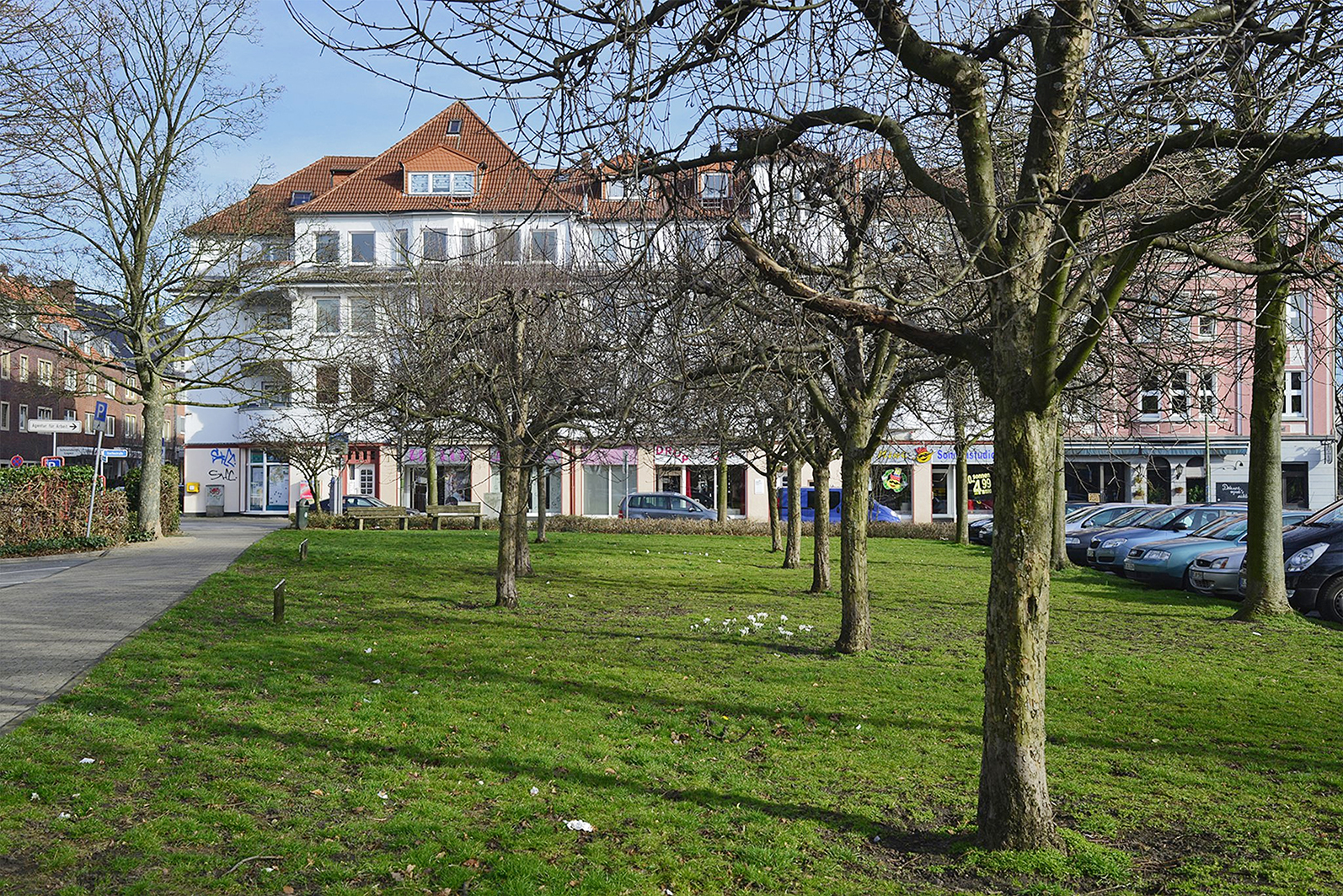Gleich fünf neue Apfelbäume erhält die "Apfelwiese" in Stadtmitte. zur "Taufe" der neuen Bäume durch Bürgermeister Ulrich Roland sind alle Gladbecker am Samstag, 20. April, ab 11 Uhr an der Ecke Goethe-/Friedrichstraße willkommen.