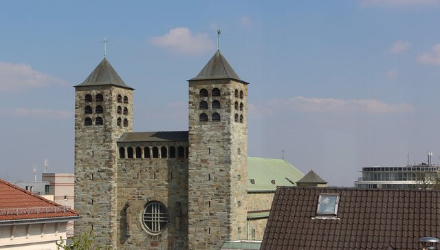 Foto © Jürgen Thoms - Aus der Serie: Prof. Dr. med. Frank Weidemann war Gast im Parkinson Forum Unna e.V. - Blick aus dem Konferenzraum der Volksbank Unna auf die Katharinenkirche