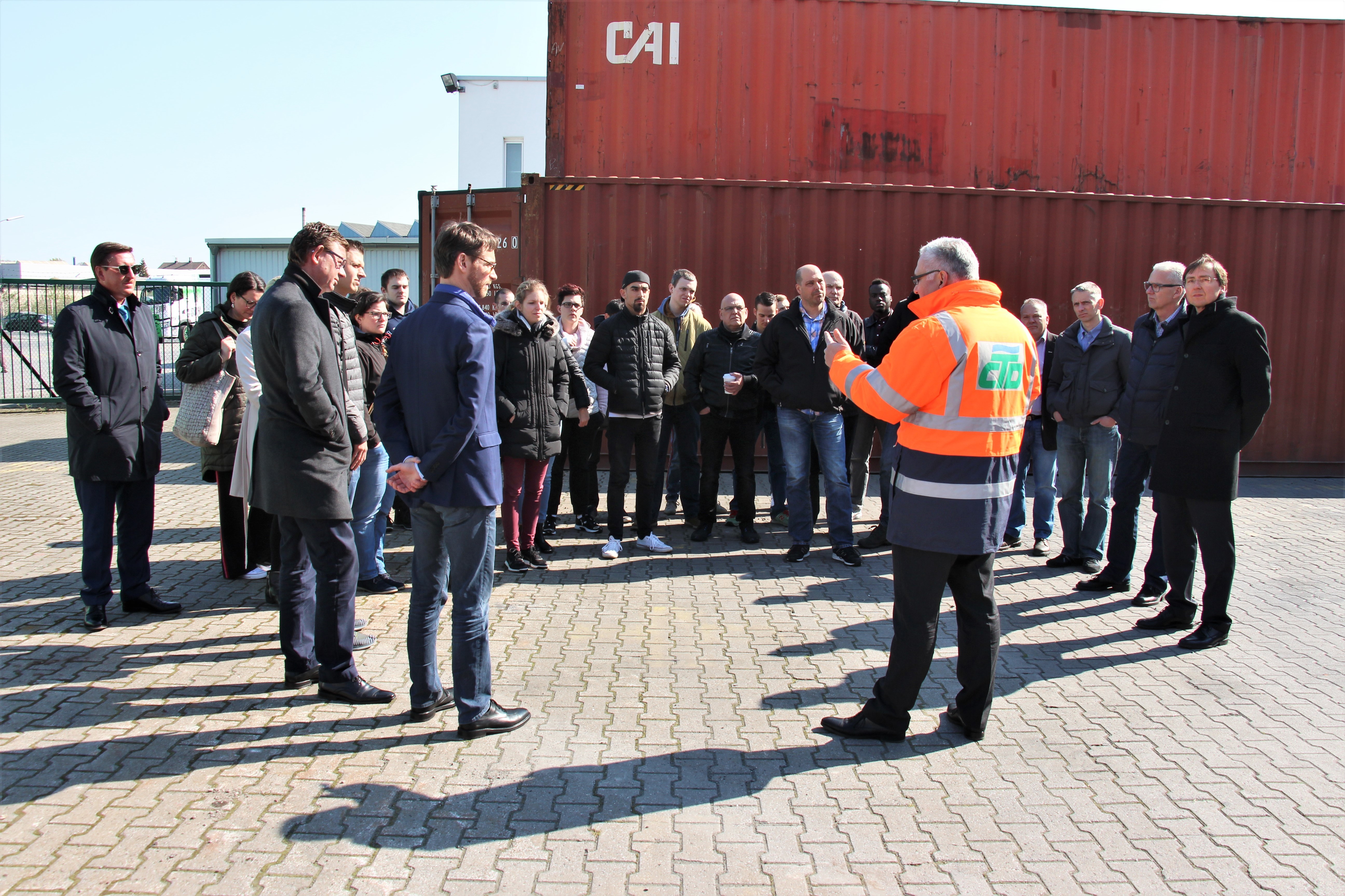 Besondere Einblicke in drei Logistikbereiche boten Mitarbeiter am Tag der Logistik.