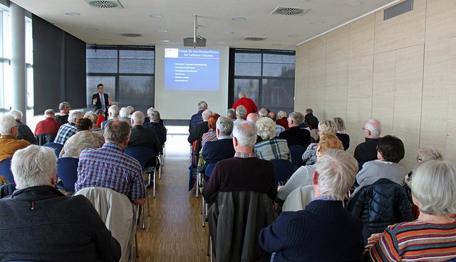 Foto © Jürgen Thoms - Aus der Serie: Prof. Dr. med. Frank Weidemann war Gast im Parkinson Forum Unna e.V.