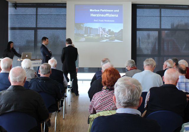 Foto © Jürgen Thoms - Aus der Serie: Prof. Dr. med. Frank Weidemann war Gast im Parkinson Forum Unna e.V.