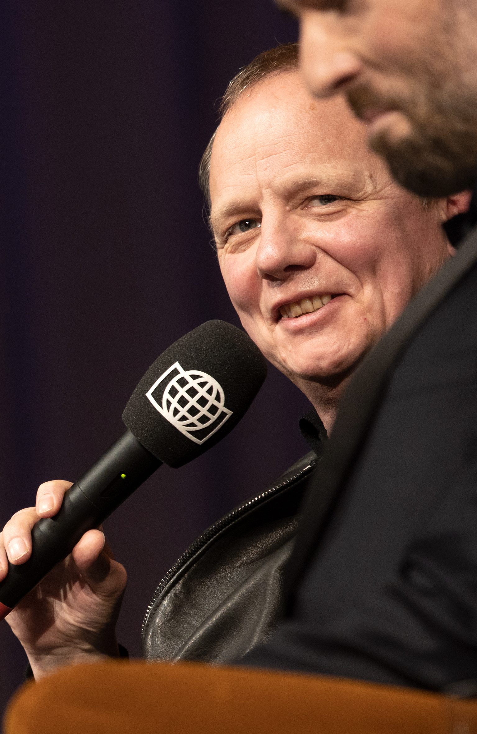 Der frühere Intendant Anselm Weber äußerte sich auch zur gesellschaftlichen Verantwortung des Theaters.