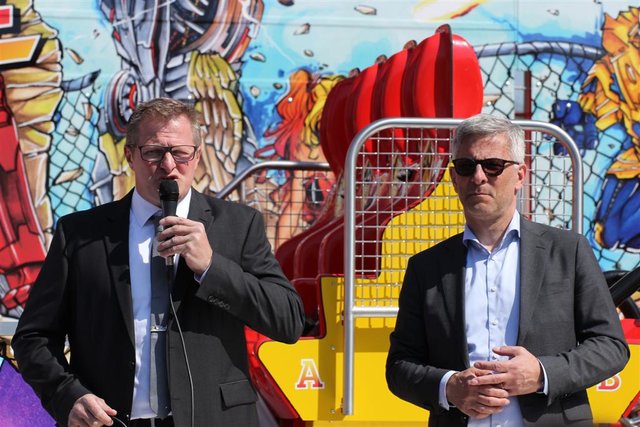 Zahlreiche Karussells drehen sich seit der Kirmeseröffnung am heutigen Samstag auf dem Otto Ackermann-Platz. Die Hagener Osterkirmes geht noch bis zum 28. April. | Foto: Patrick Jost