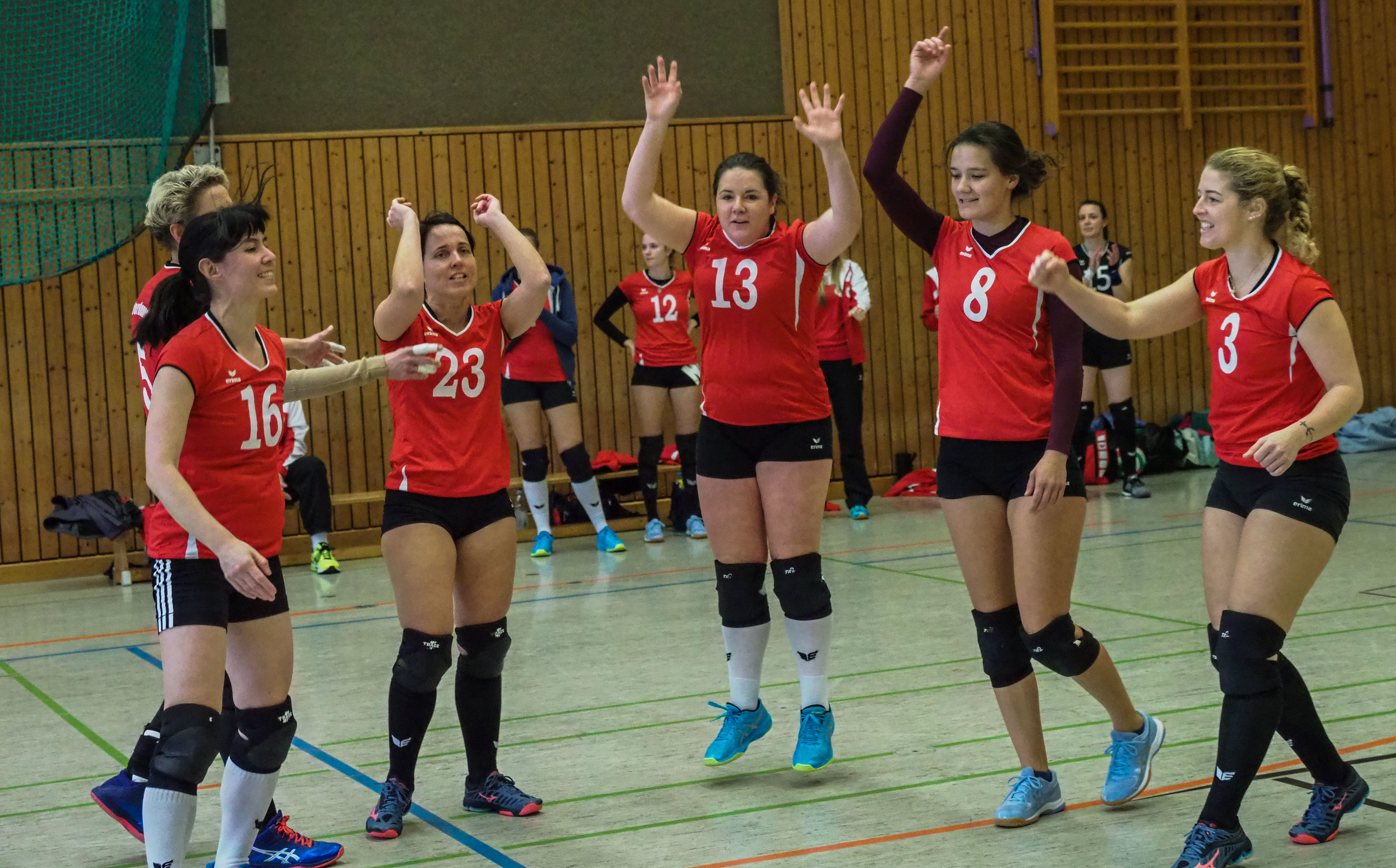 Die 1. Damen des WTB konnten den Klassenerhalt in der Landesliga feiern.
Foto: Gohl