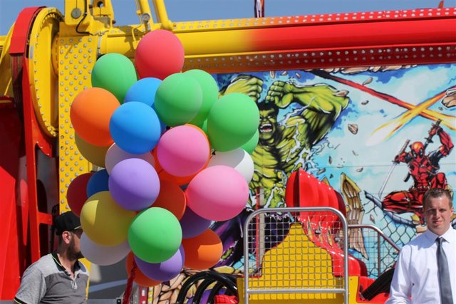 Zahlreiche Karussells drehen sich seit der Kirmeseröffnung am heutigen Samstag auf dem Otto Ackermann-Platz. Die Hagener Osterkirmes geht noch bis zum 28. April. | Foto: Patrick Jost