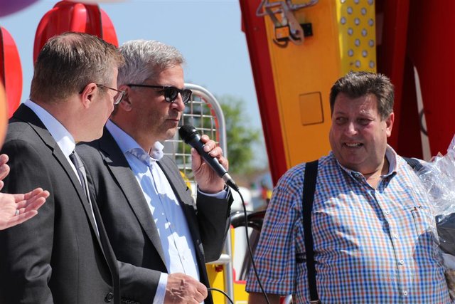 Zahlreiche Karussells drehen sich seit der Kirmeseröffnung am heutigen Samstag auf dem Otto Ackermann-Platz. Die Hagener Osterkirmes geht noch bis zum 28. April. | Foto: Patrick Jost