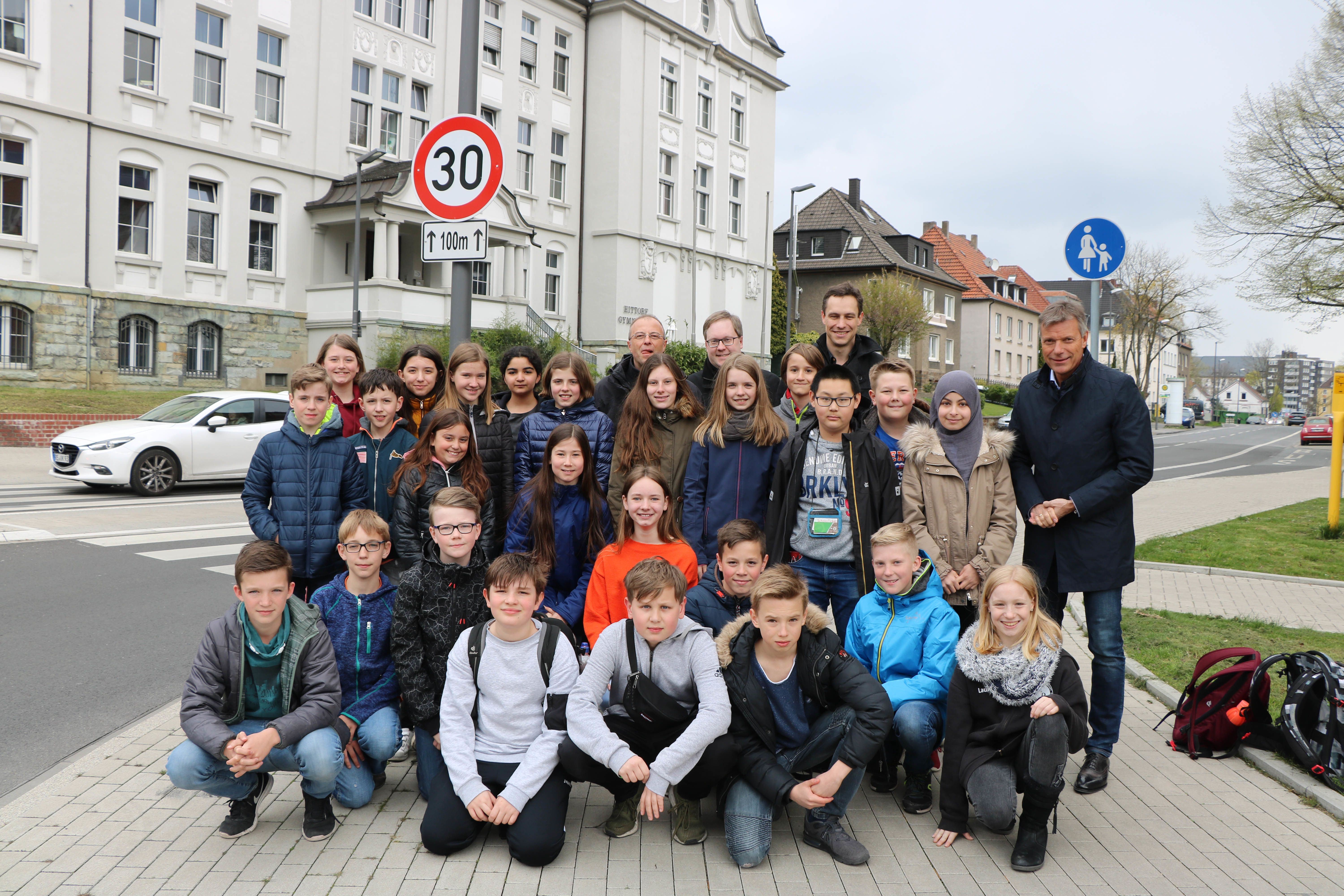 Auf der Kemnastraße auf Höhe des Hittorf-Gymnasiums gilt seit Mitte März Tempo 30.