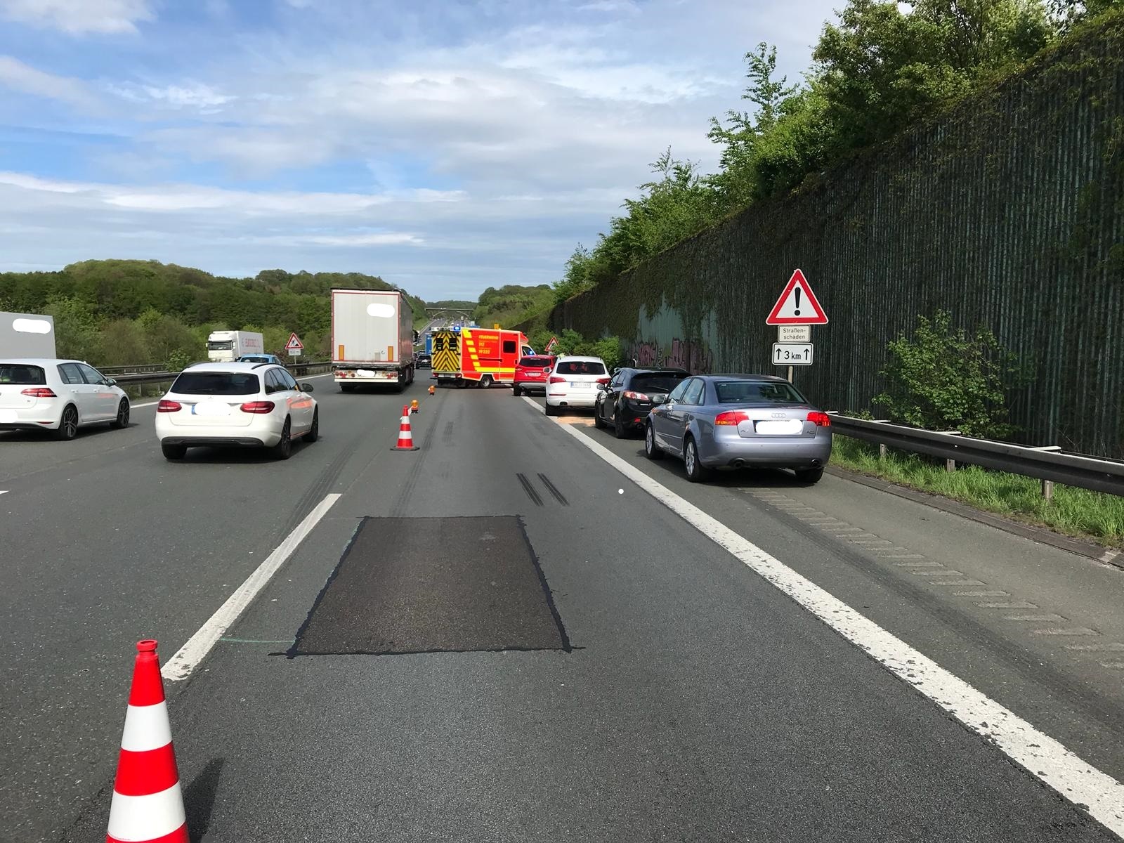 Die Unfallstelle wurde von den Einsatzkräften abgesichert.