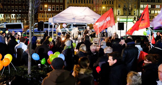 Weil die Partei Die Rechte in Wanheimerort aufzieht, will das Bündnis "DUISPUNKT + Wir" am 1. Mai mit einer Kulturdemo ein Zeichen für ein lebenswertes, offenes Duisburg setzen - so wie schon die früheren Aktionen der "DUISPUNKT"-Initiative gegen die Pegida-Demos am Hauptbahnhof.