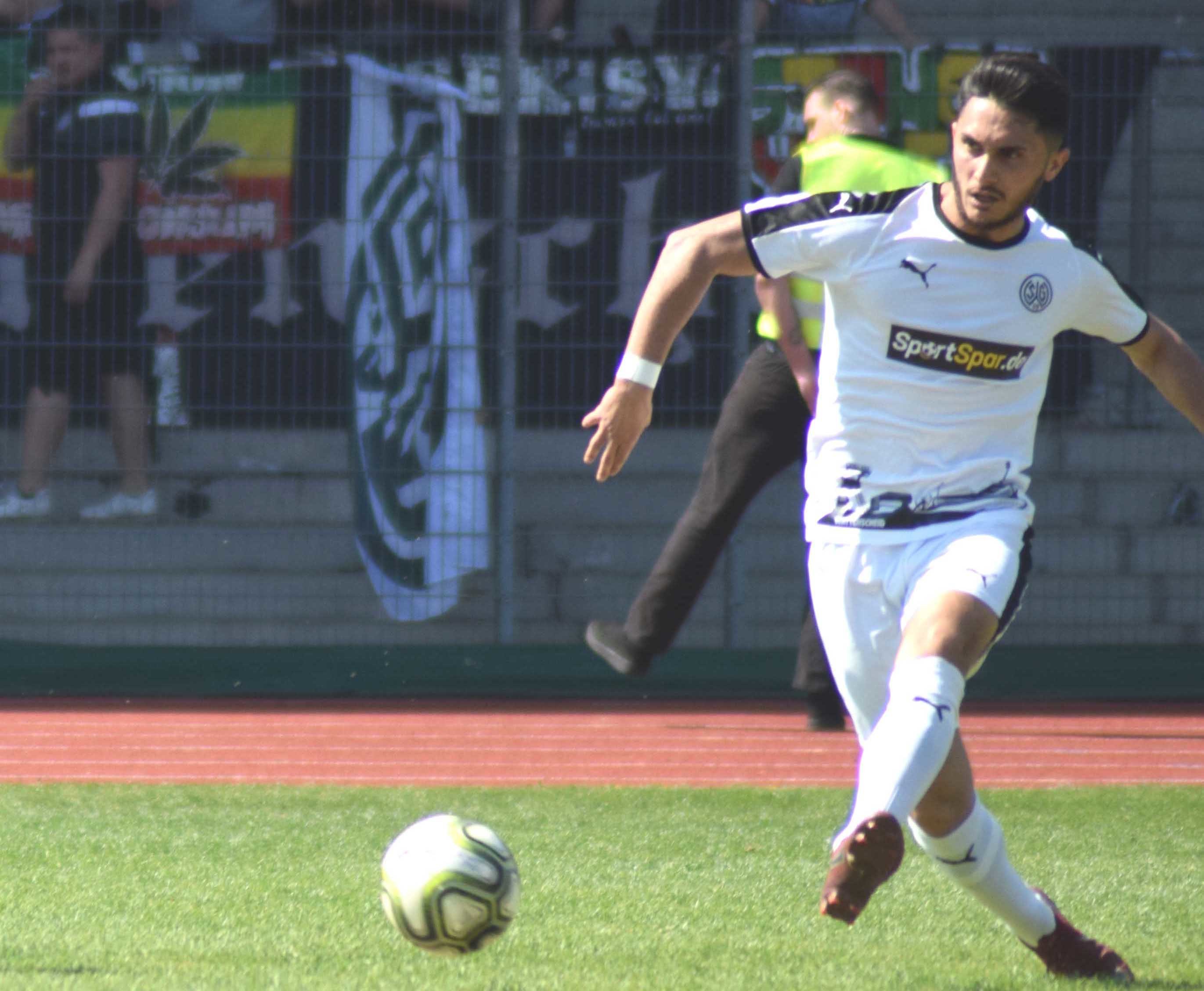 Berkant Canbulut erzielte beide Treffer beim Sieg in Essen. Foto: Peter Mohr