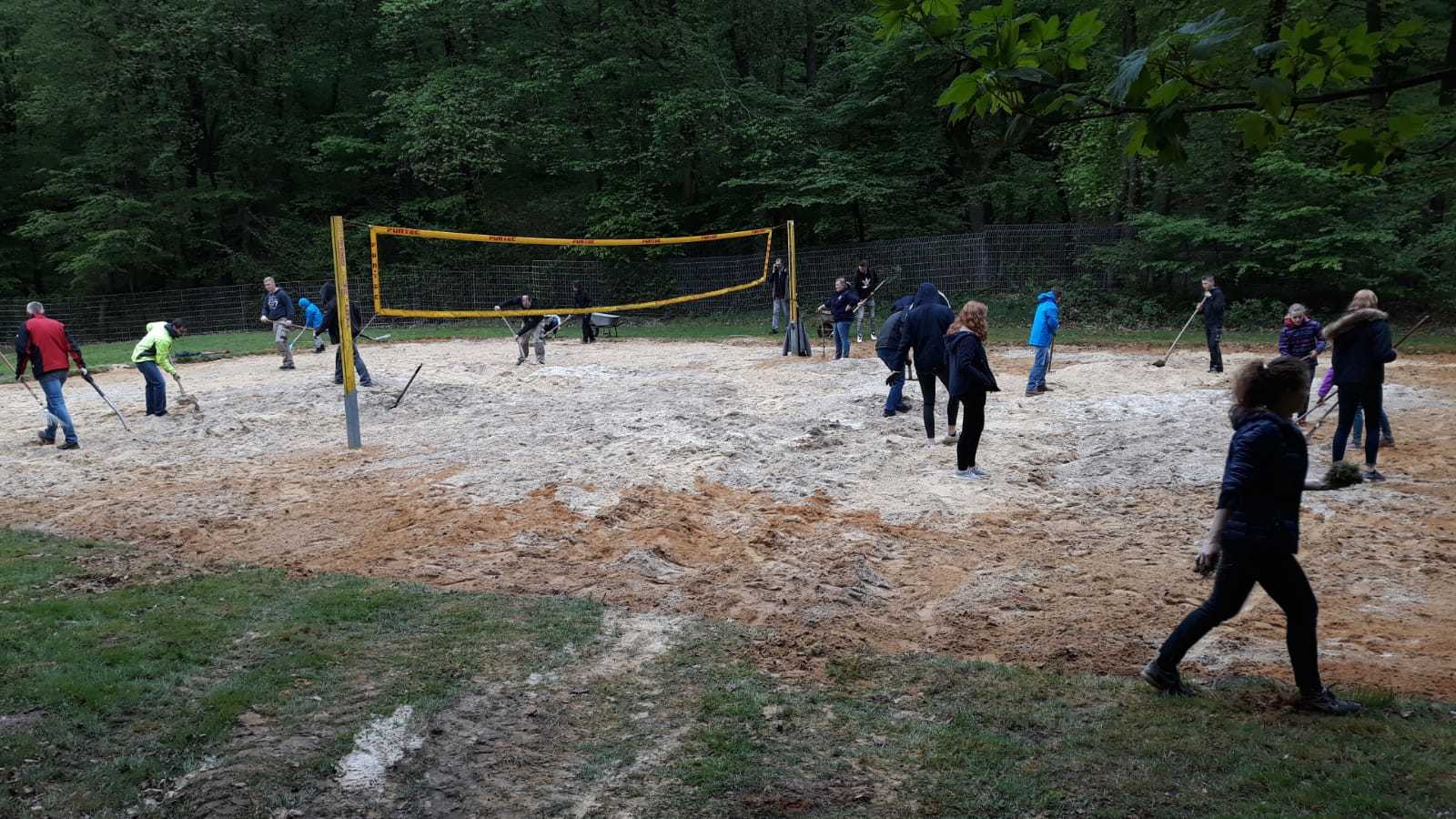 Arbeitseinsatz am Neheimer Freibad.