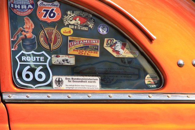 ja,
es ist ja eine absolute UNSITTE  mal 
"eben alles anzupacken" ;
Warum reichen die AUGEN nicht, schönes zu erfassen??