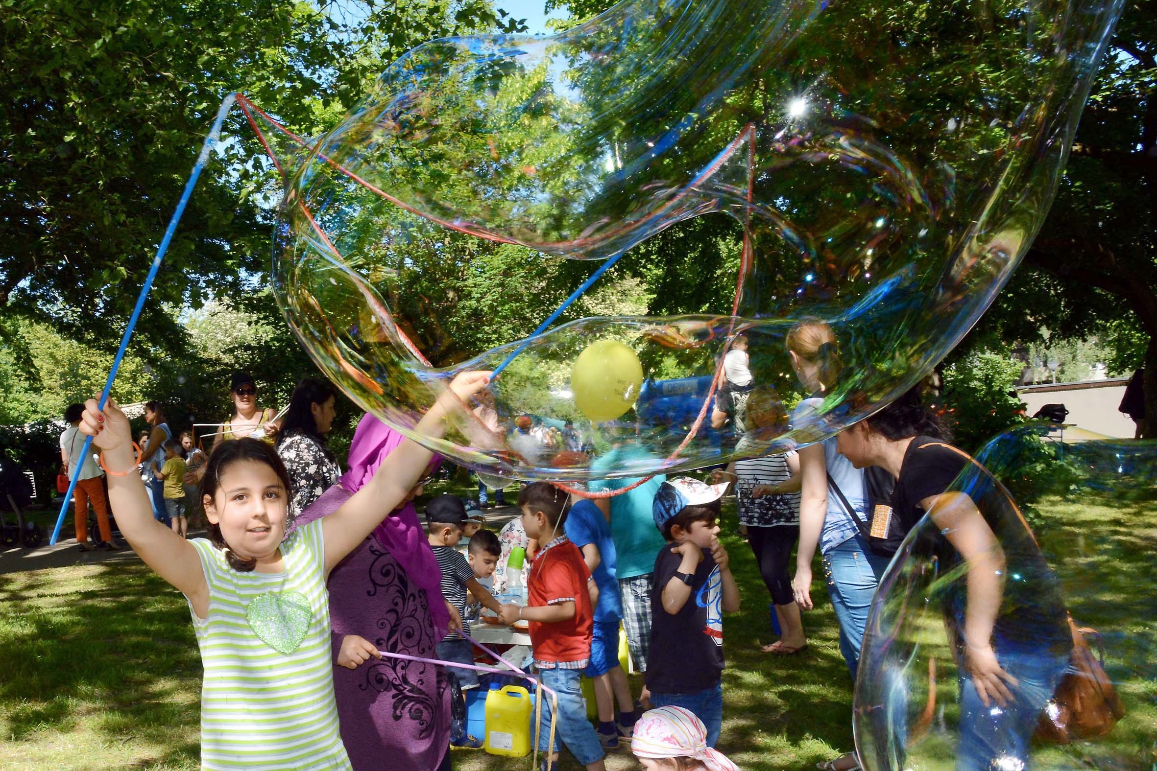 Im Evinger Park am Externberg wird's - wie hier im Vorjahr - beim Fabido-Familienfest wieder bunt zugehen.