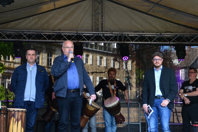 Niko Paraschosw und Bürgermeister Martin Wächte