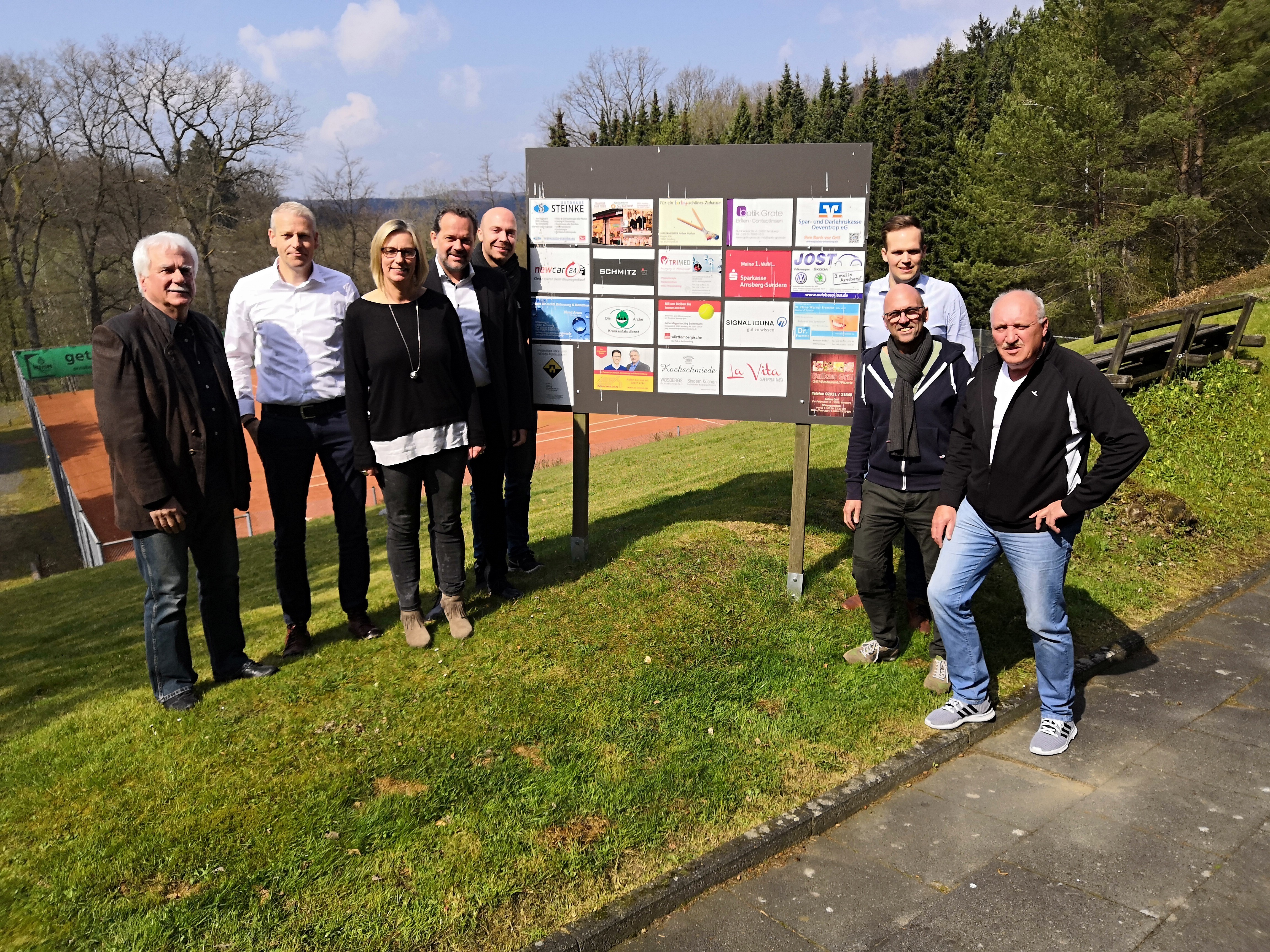 Der aktuelle Vorstand des STK07 (v.l.): Hans Spieß, Jörg Schlinkert, Silke Krenn, Frank Chmielewski, Jörg Bornemann, Marius Sauerwald, Uwe Ritter und Ronald Hoffschulte.