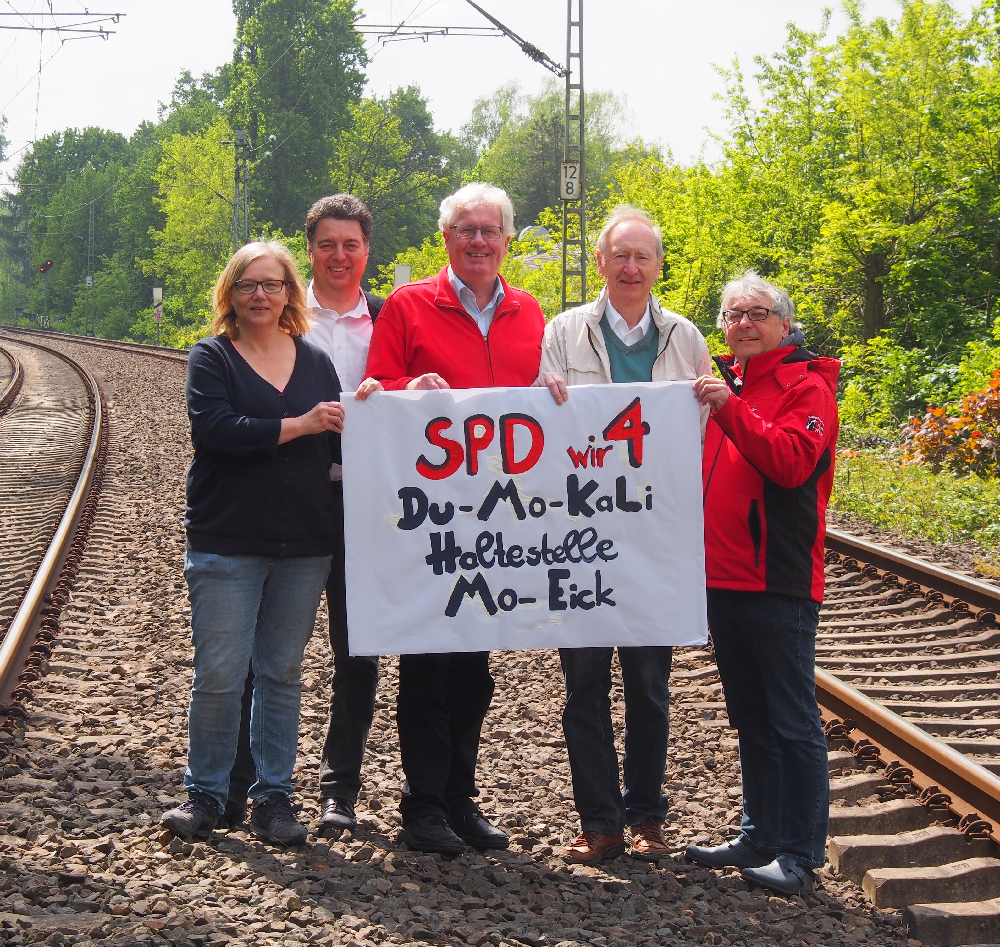 v.l.n.r.: Anja Reutlinger, stellvertretende Fraktionsvorsitzende Moers und Vorsitzende SPD OV-Rheinkamp, Mark Rosendahl, SPD Ratsmitglied Moers und Sprecher für den Ausschuss Stadtentwicklung, Planung und Umwelt, Jürgen Madry SPD-Fraktionsvorsitzender Rheinberg, Wilhelm Noichl, Mitglied der Moerser SPD Ratsfraktion und Harald Hüskes, stellvertretender Fraktionsvorsitzender und Vorsitzender SPD Stadtverband Moers