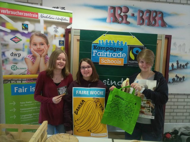 Vertreten die BeFair-Aktion: Mina, Alexa und Anna, aus dem zehnten Jahrgang
