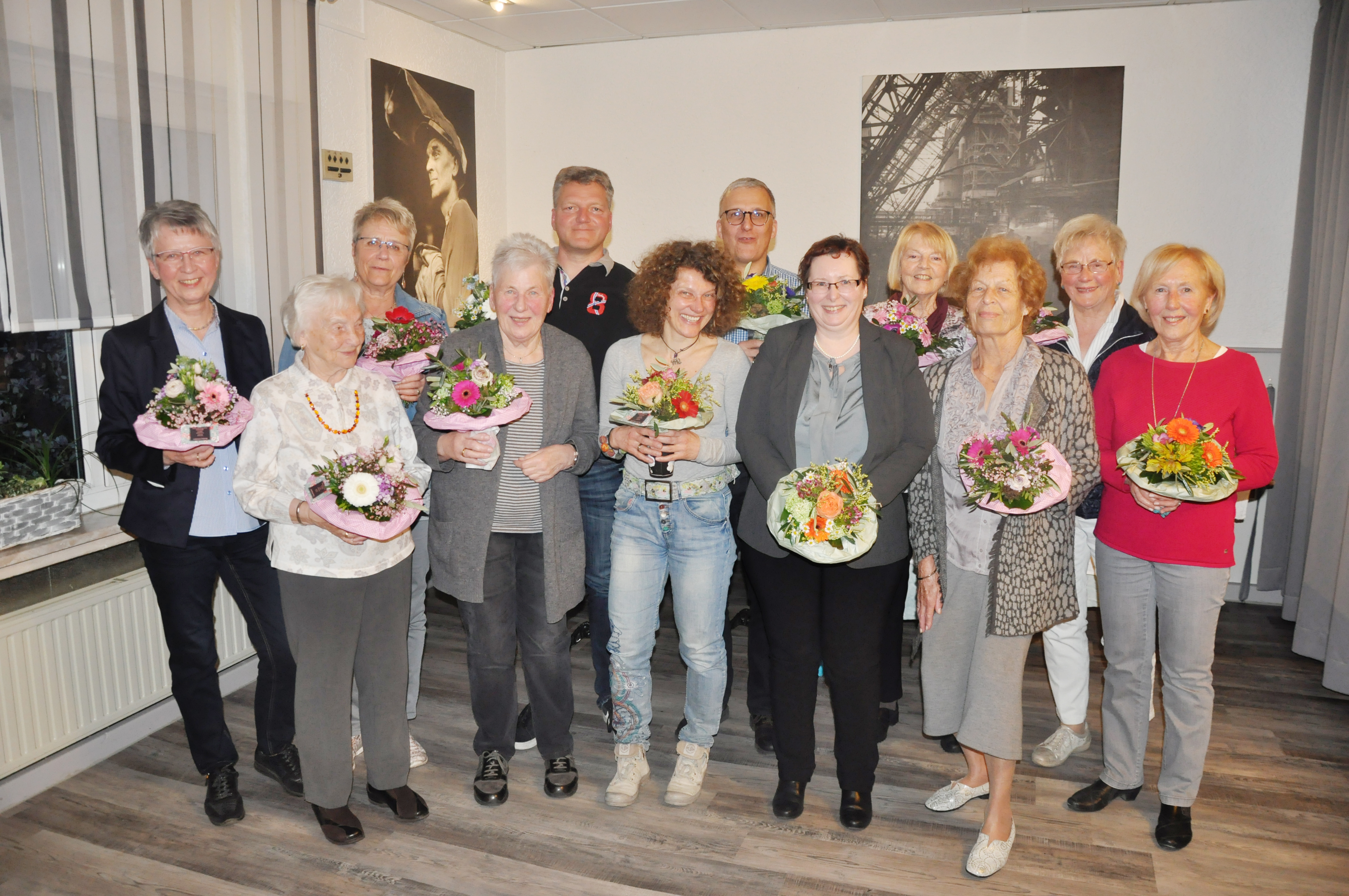 Diese Frauen und Männer sind seit 25, 40 und teilweise sogar 50 Jahren in der Turnabteilung des TuS Brackel aktiv.