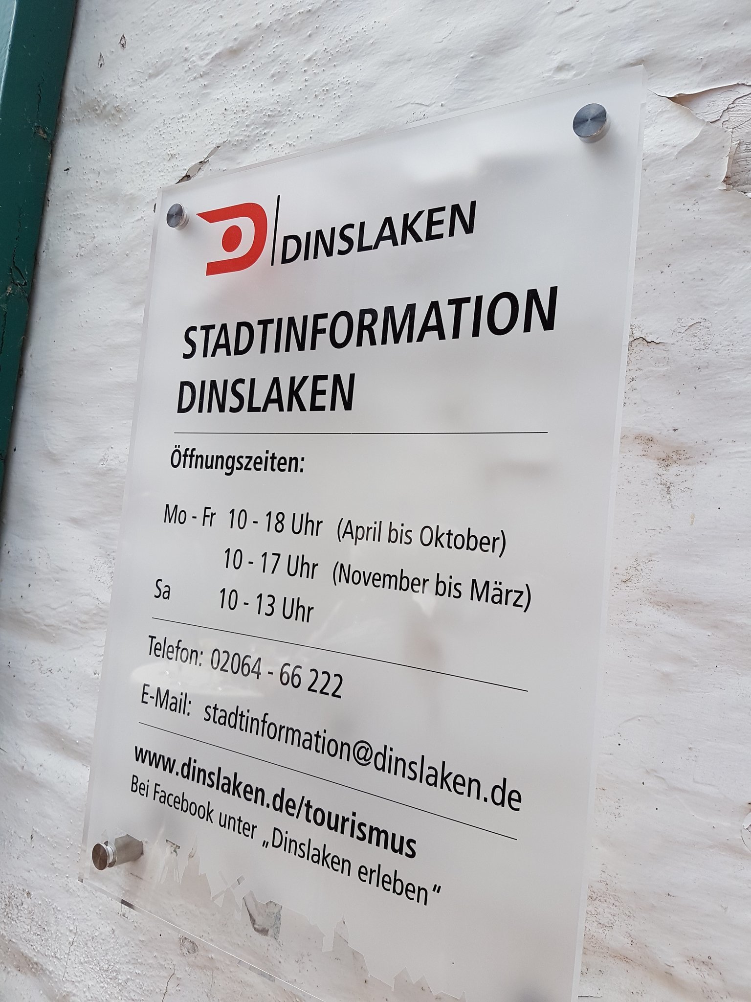 Die Stadt Dinslaken informiert, dass sich in dieser Woche die Öffnungszeiten der Stadtinformation am Rittertor geringfügig ändern.