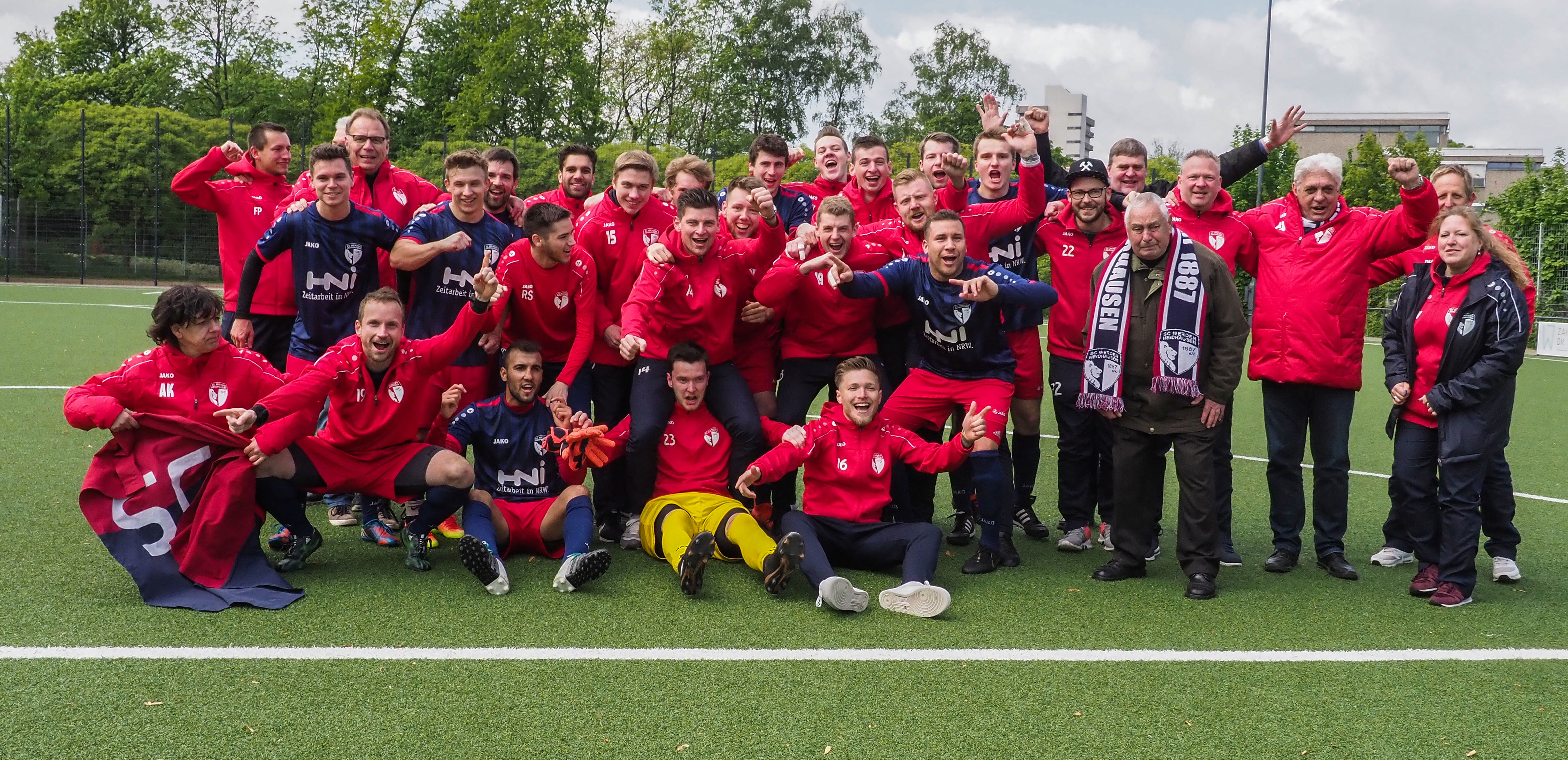 SC Werden/Heidhausen gewinnt bei TuS Holsterhausen mit 6:1 Toren und feiert die gelungene Saison.