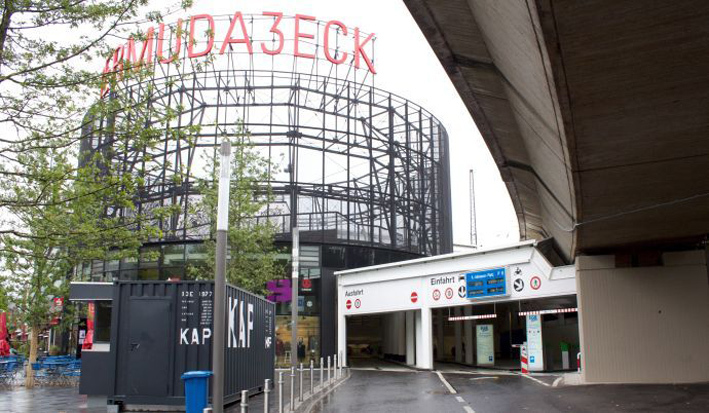 Im Parkhaus P8 beginnt ein Pilotprojekt zur Kennzeichen-Erfassung.