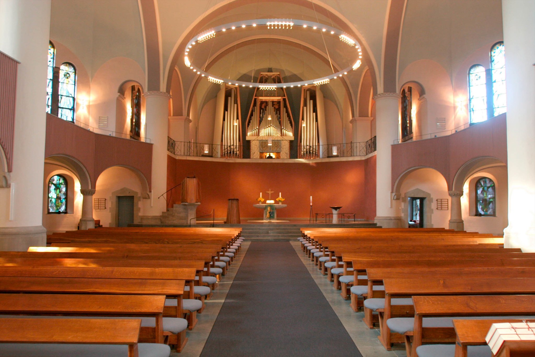 In der Erlöserkriche Holsterhausen soll die Orgel saniert und erweitert werden.