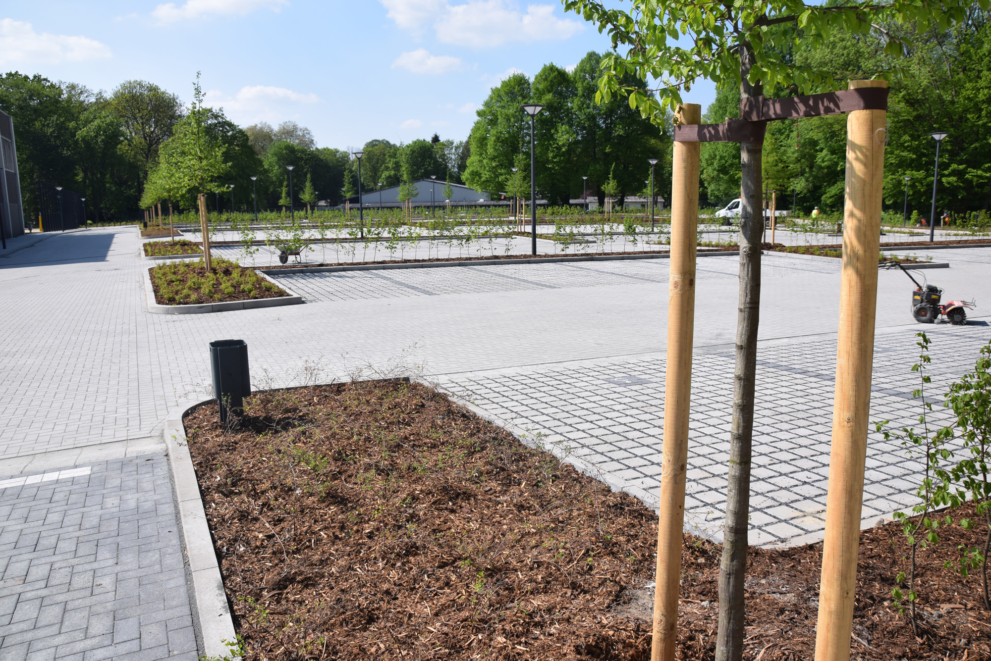 Der neue Parkplatz hinter den Kreissporthallen bietet Platz für 215 Autos.