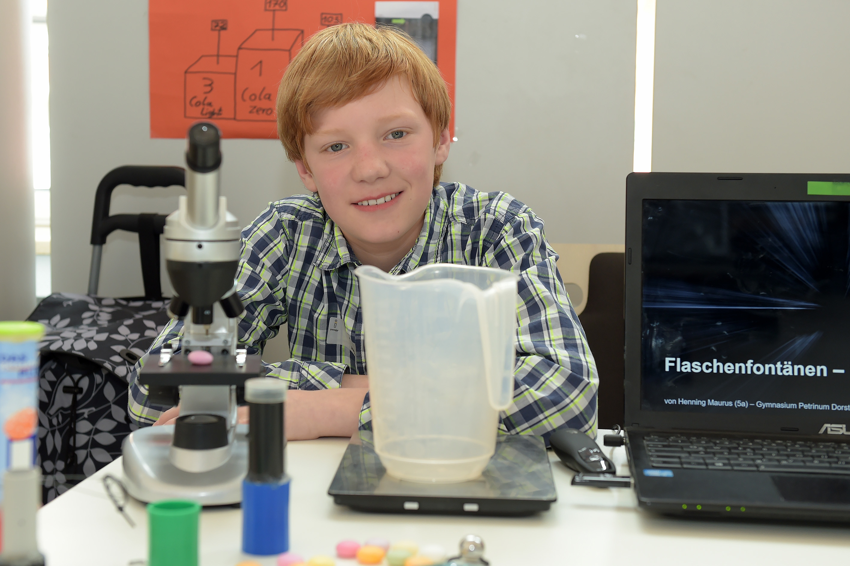 Der Dorstener Henning Maurus (11 Jahre) gewinnt einen Sonderpreis im Youngster Wettbewerb "Schüler experimentieren" von "Jugend forscht".