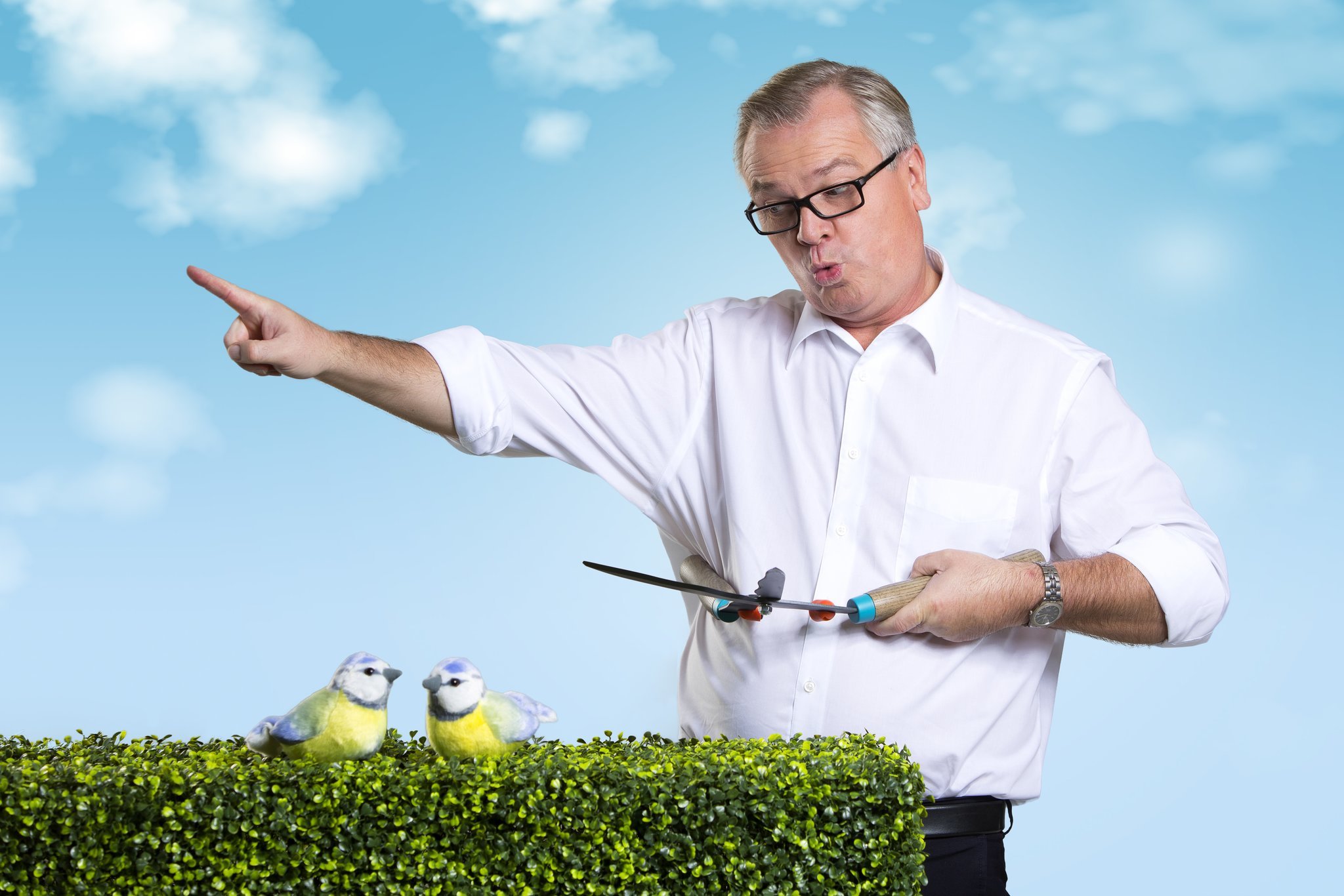 „Frühling, Flanzen, Feiertare“ gibt es nun erst am 28. Juni in der Stadthalle Unna.