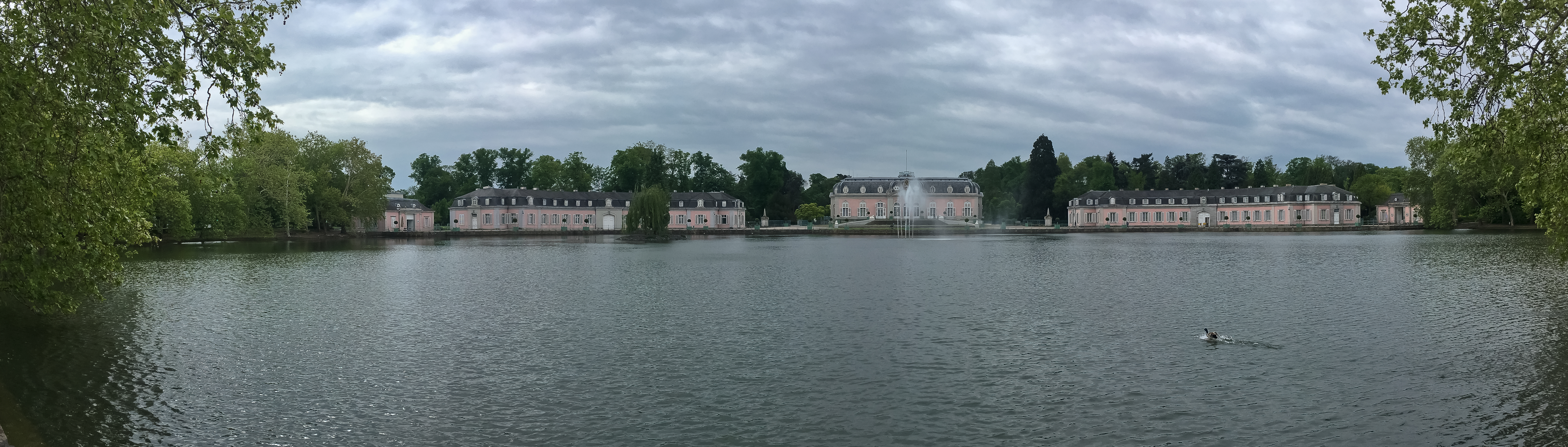 Schloß Benrath, Corps de Logis
Panorama I (Collage aus 4 Einzelaufnahmen)