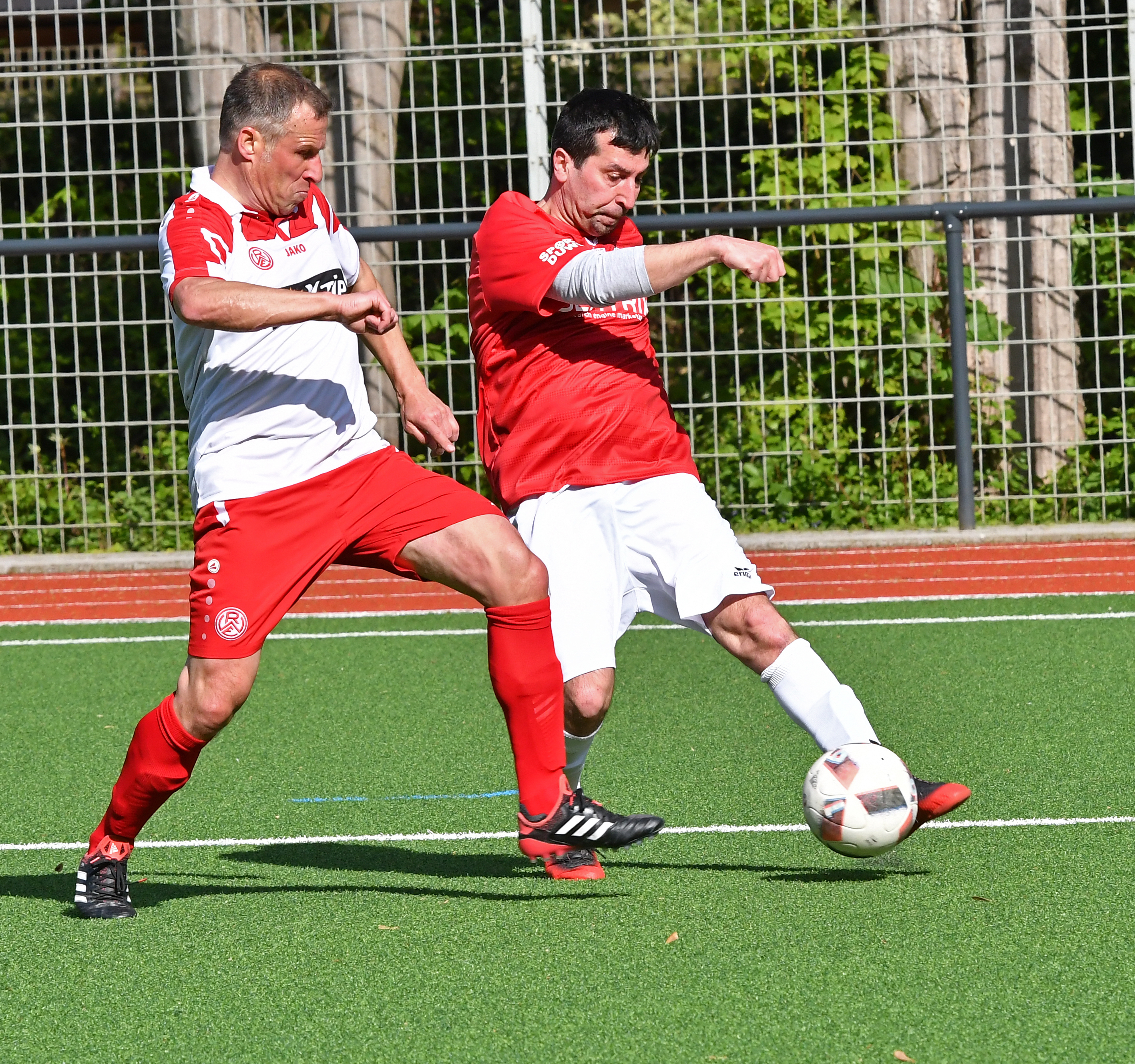 Die Alten Herren des FSV Kettwig verloren mit 0:7 gegen die Traditionsmannschaft von RW Essen.