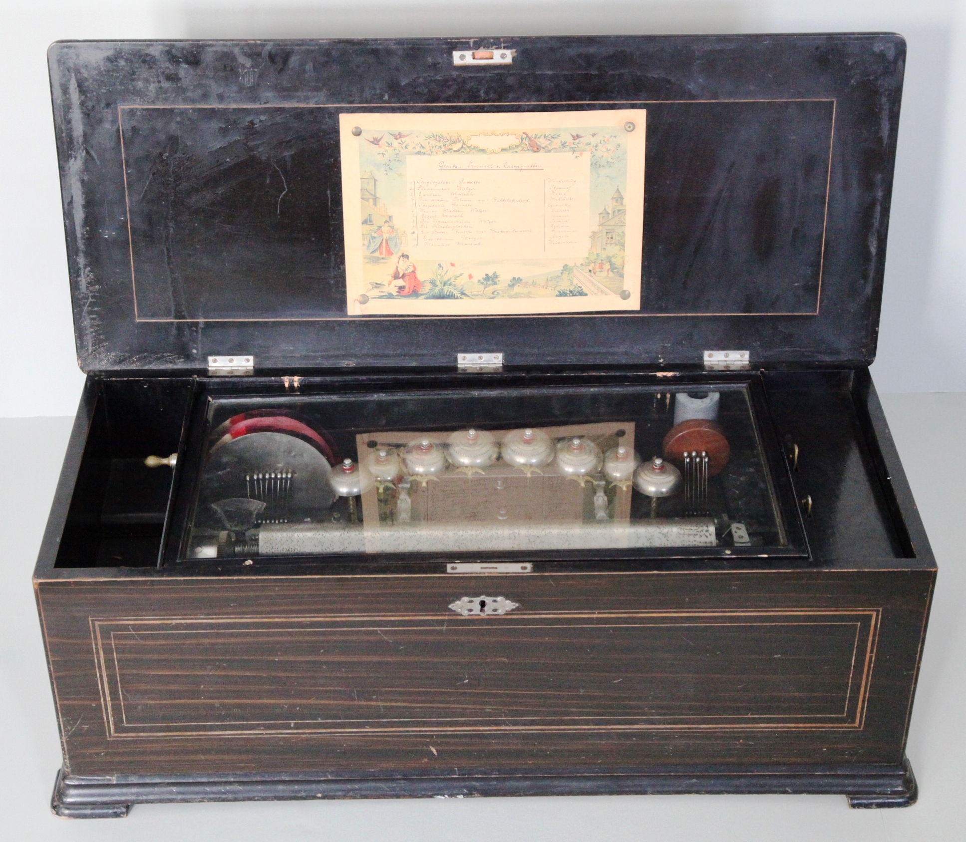Musikautomat, Ende 19. Jahrhundert, Kategorie fetzig. Nur eines der 90 Exponate in der Sonderausstellung, die noch bis zum 19. Mai zu sehen ist.