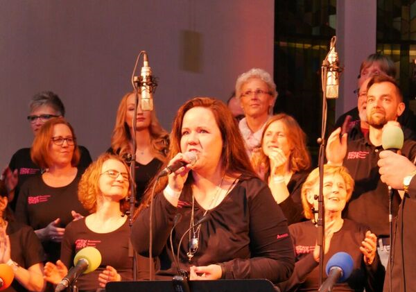 Andrea Bako mit ihrer Reformation Singers' Company