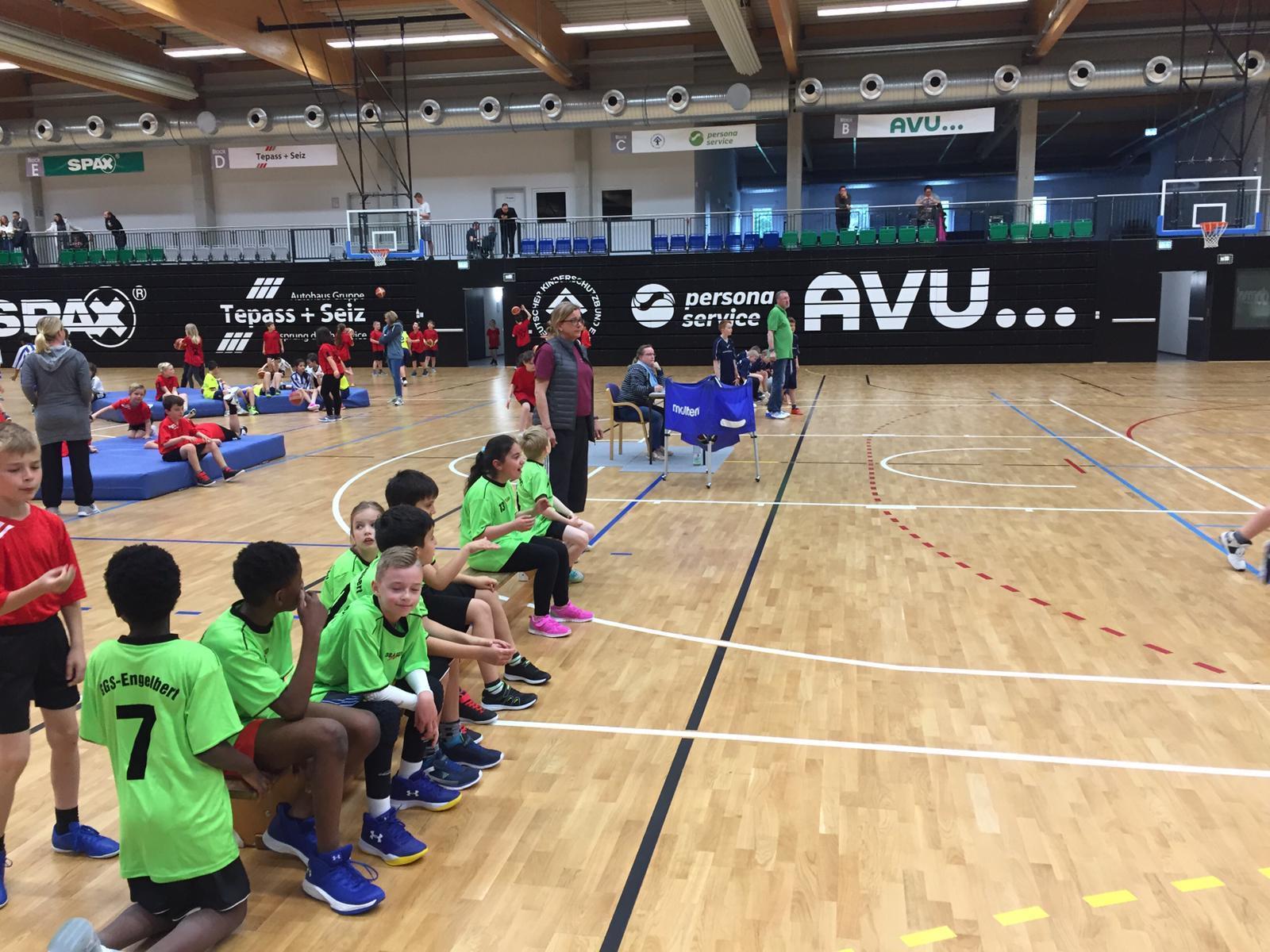 In der Schwelm ArENa durften sich die Kleinen Tipps von den Großen holen.