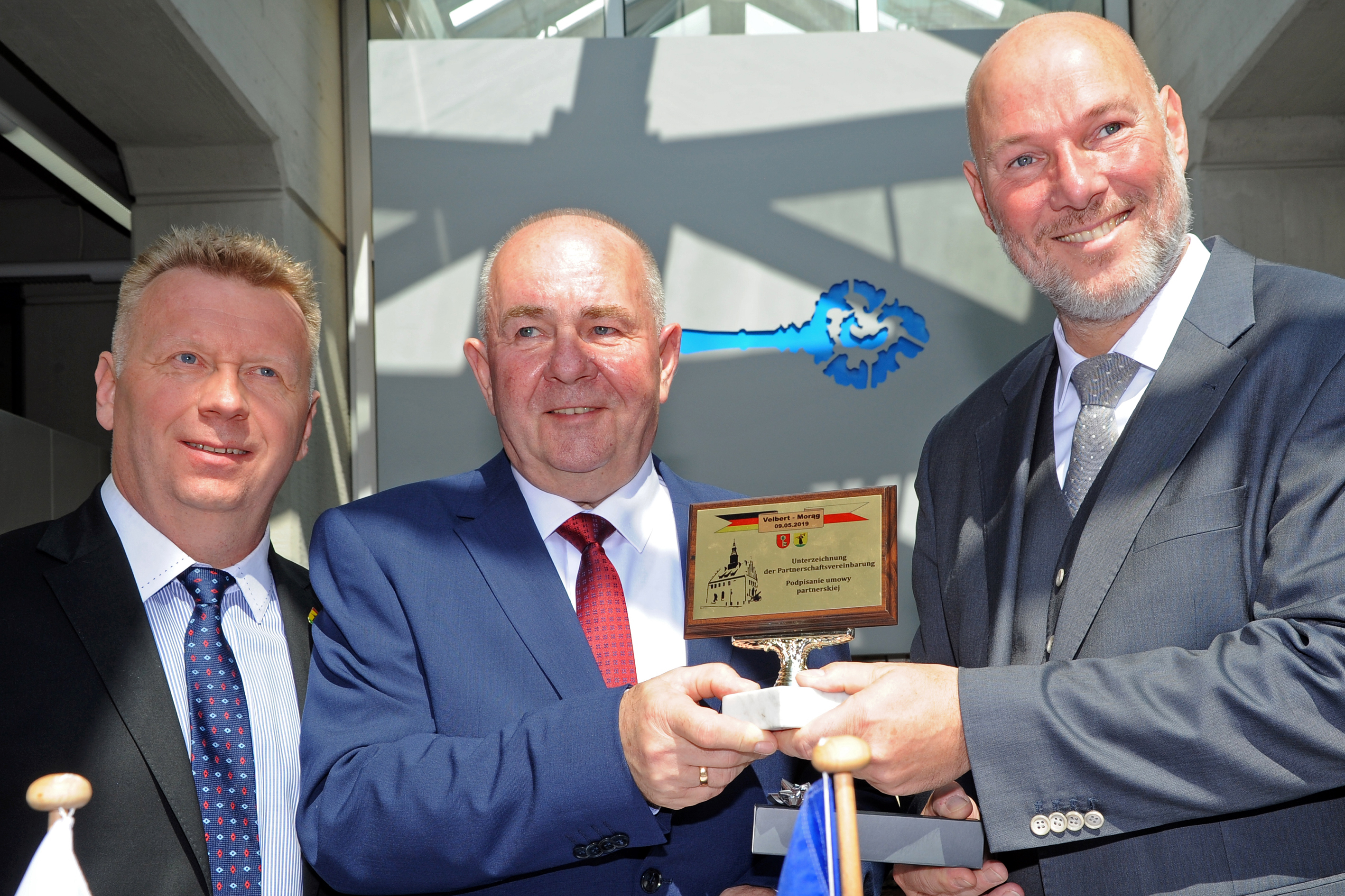 Tadeusz Sobierajski (Mitte), der Bürgermeister von Morag , sein Stellvertreter Leszek Biernacki (links) und Dirk Lukrafka, Bürgermeister von Velbert.